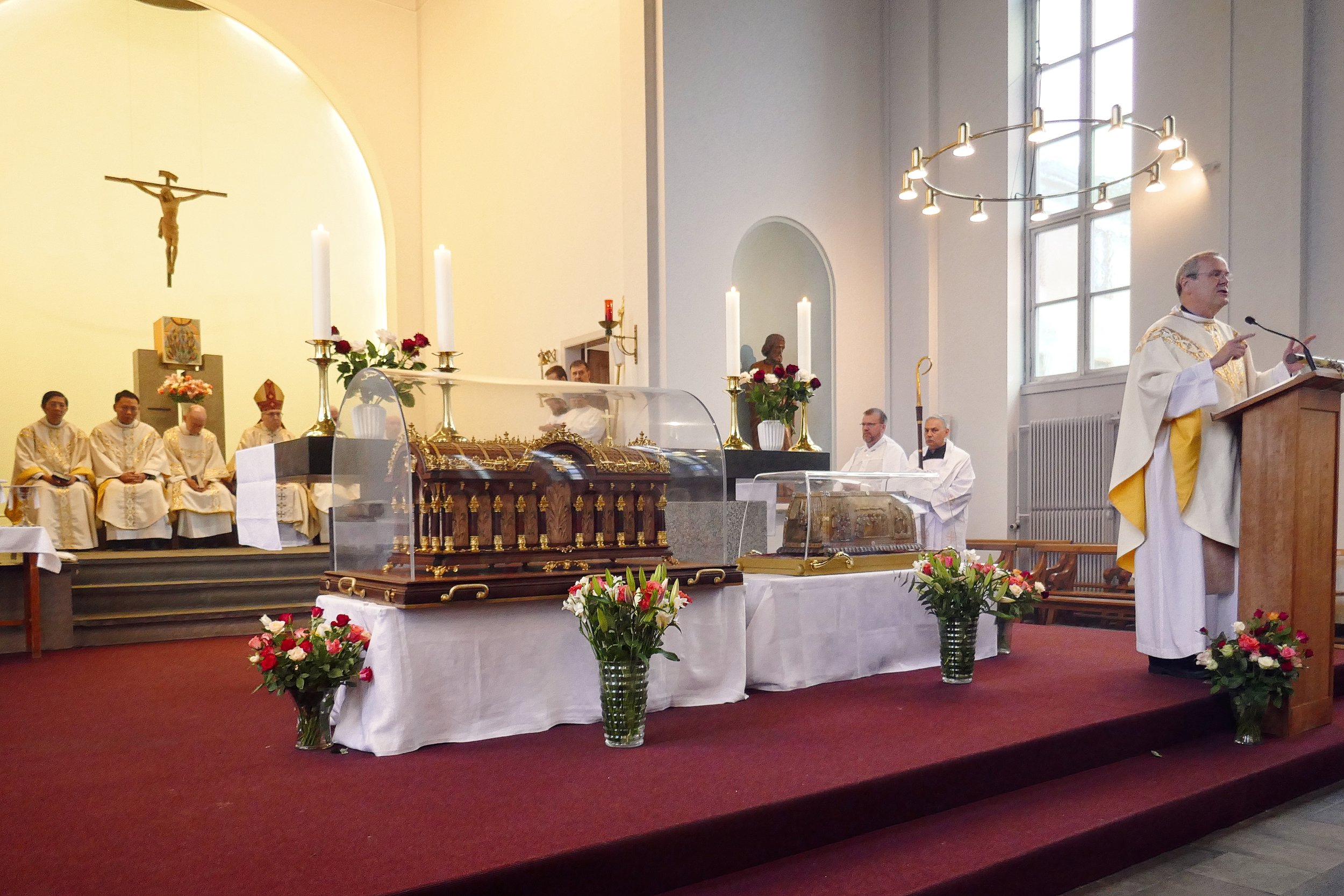 Relikviers besøg i Sankt Therese Kirke 2018 - 07.jpg