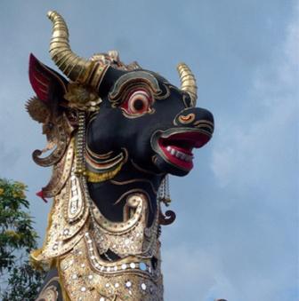 Bali___cremation_within_giant_bull....jpg