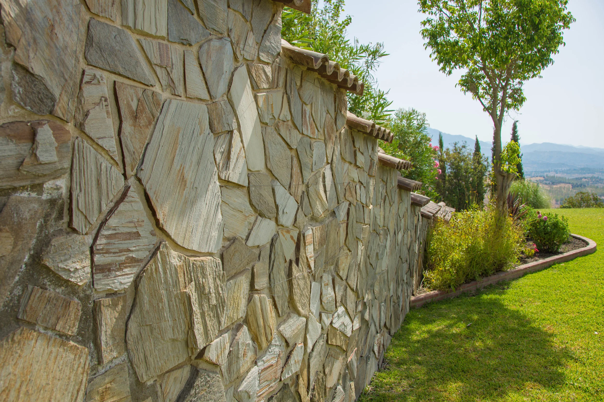 LT Construction - Retaining Walls Construction