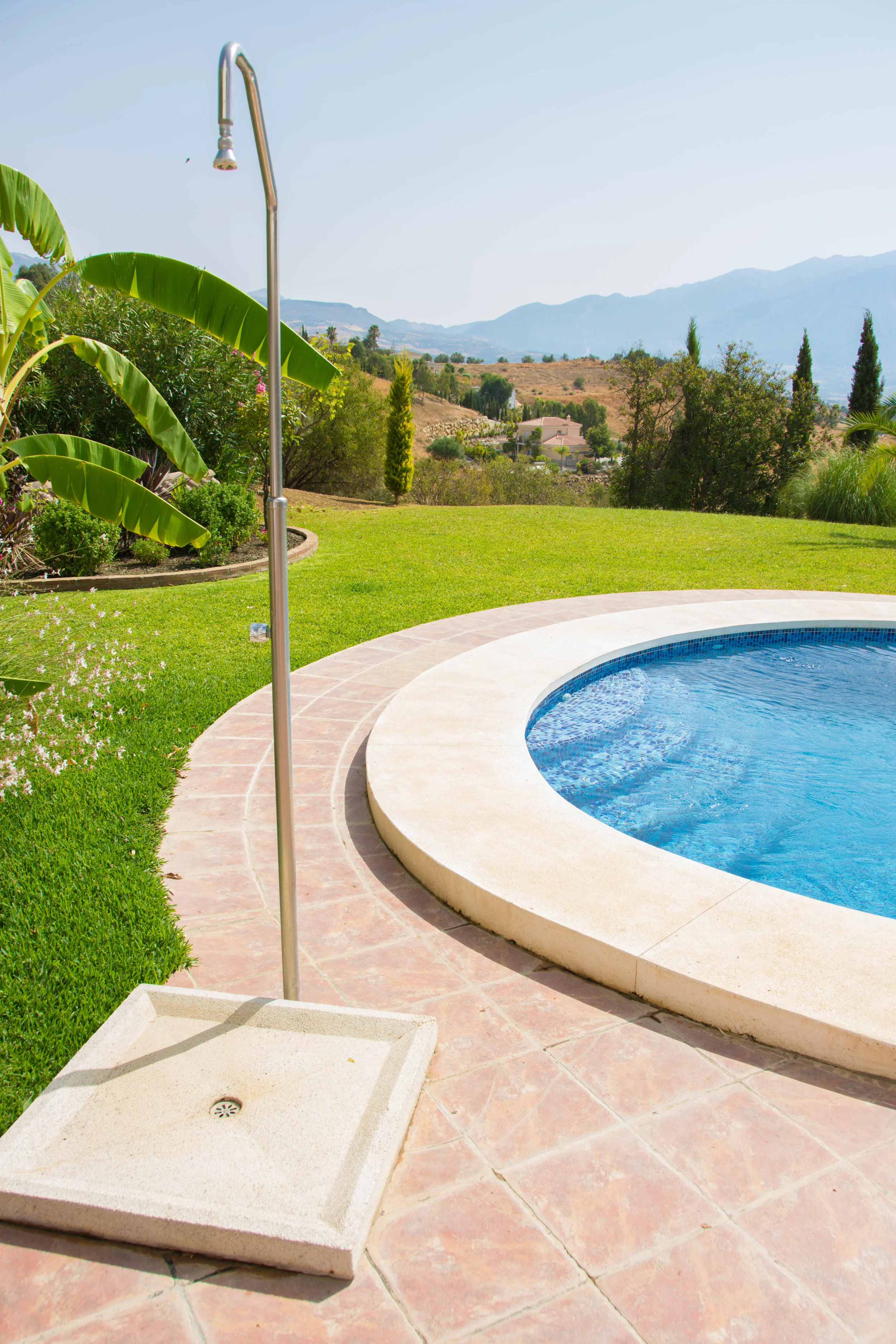 LT Construction - Swimming Pool Reform