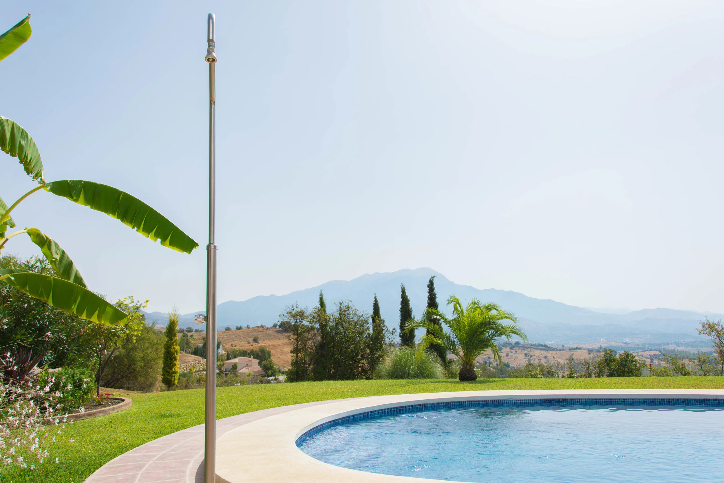 LT Construction - Harmonious Outside Living Areas