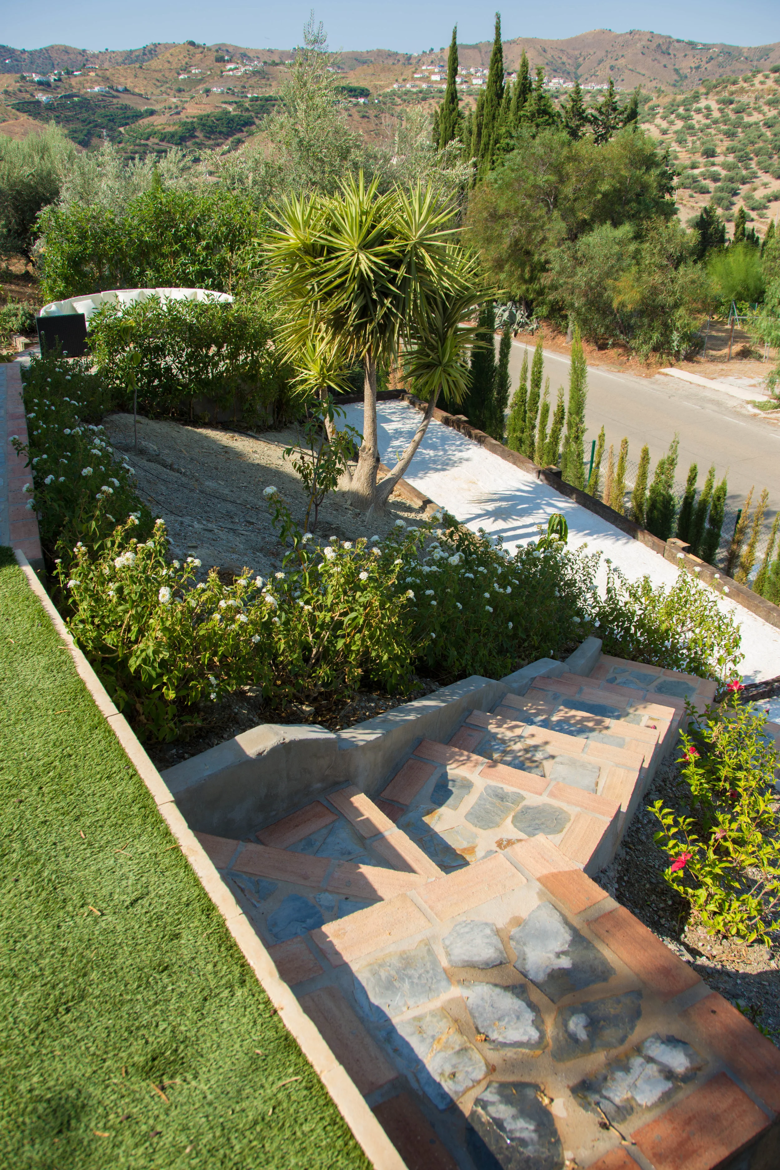 LT Construction - Garden Steps