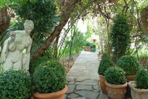 PARIS HOTELS FOR UNDER $125