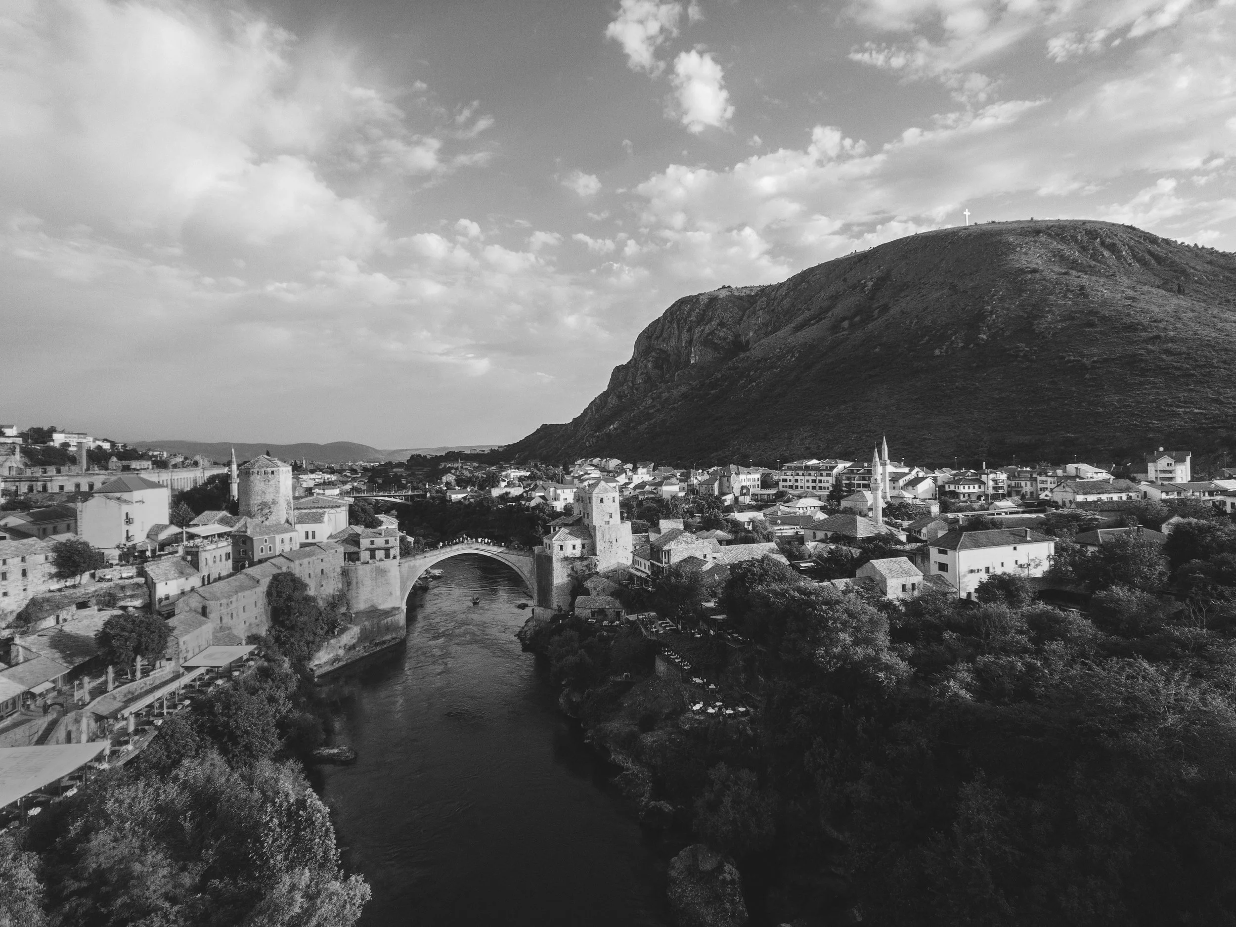 yu-siang-teo-GZjH4cVGgCs-unsplash_BW.jpg
