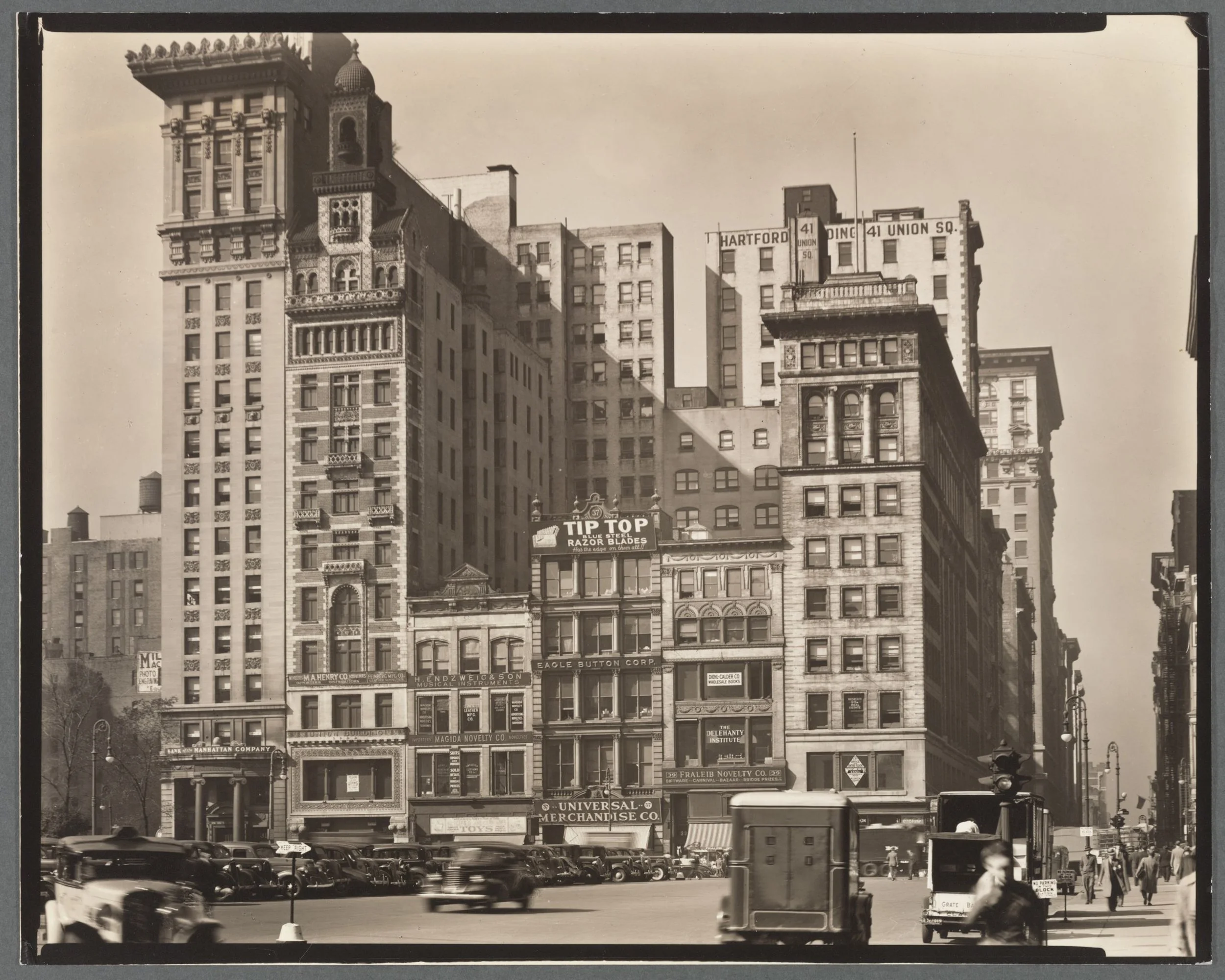 navidbaraty-bereniceabbott-6.jpg