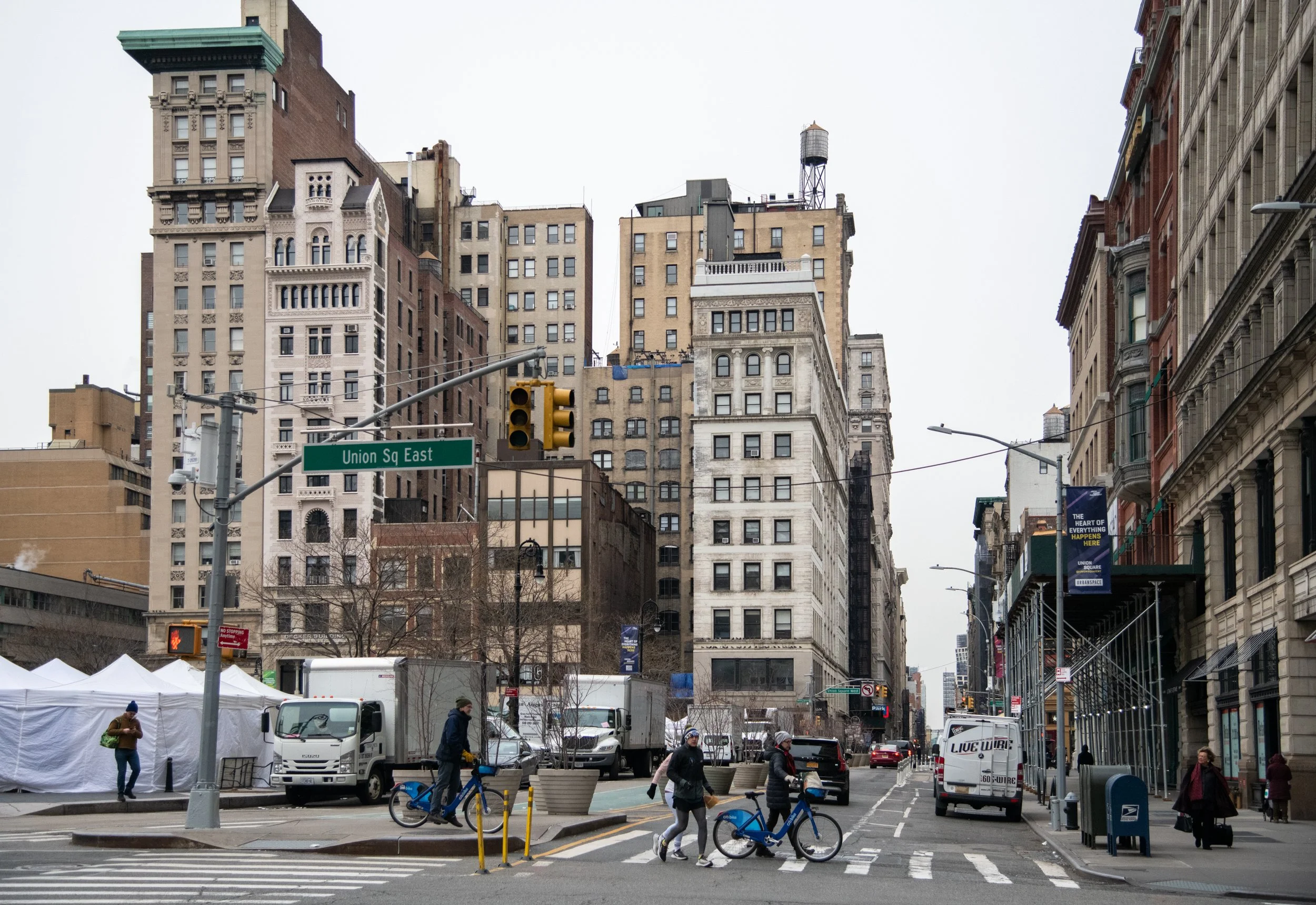 navidbaraty-bereniceabbott-7.jpg