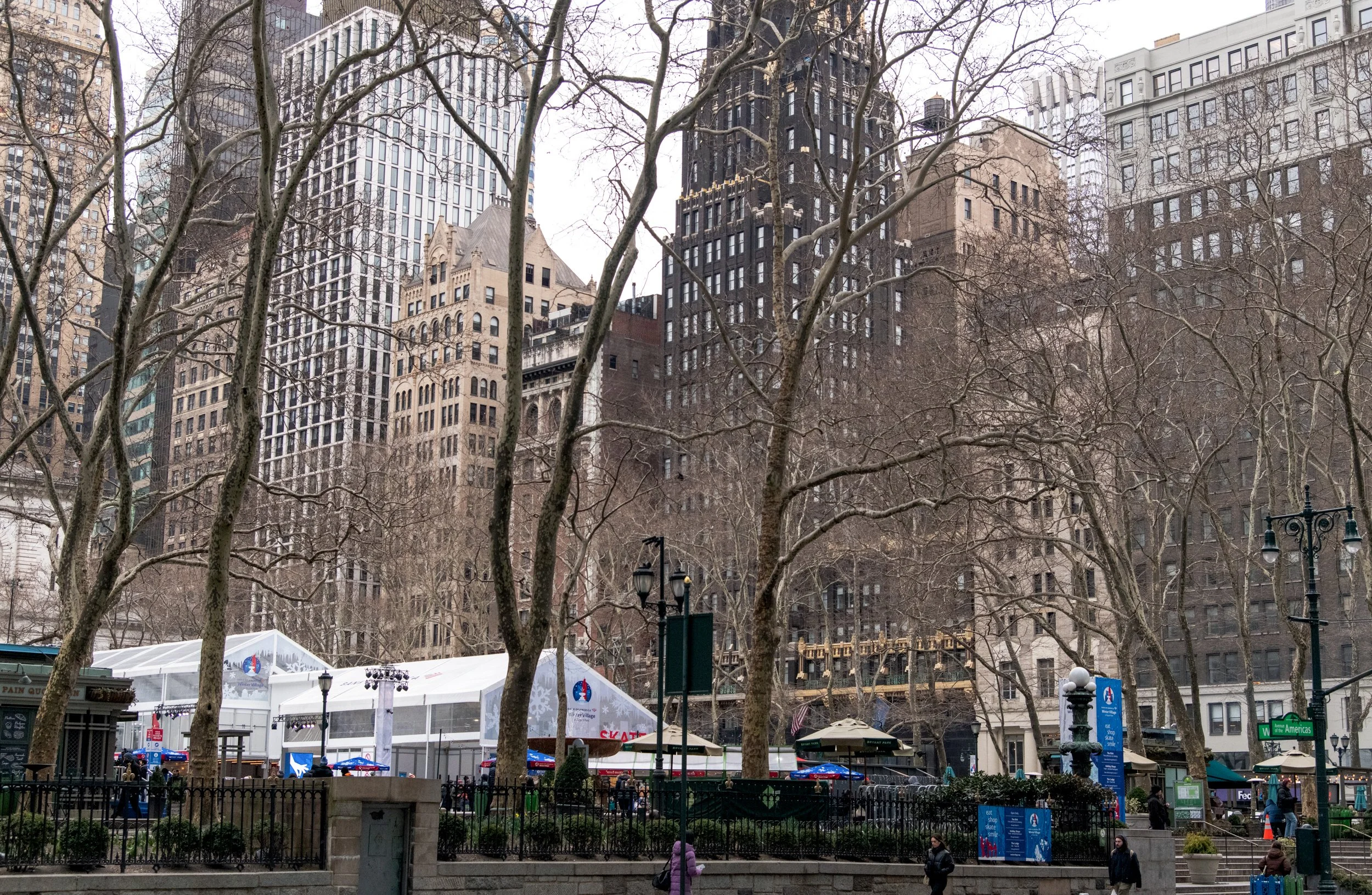 navidbaraty-bereniceabbott-24.jpg
