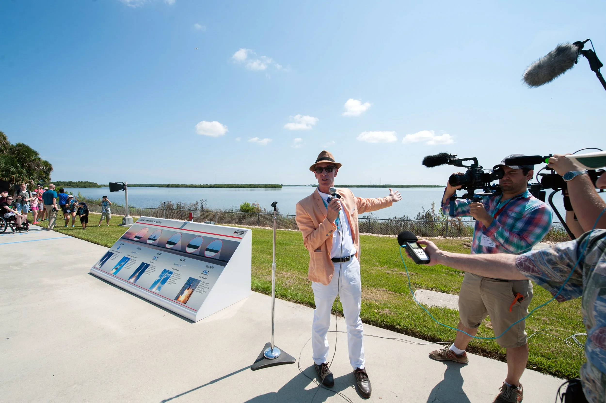 navidbaraty-launch-4.jpg