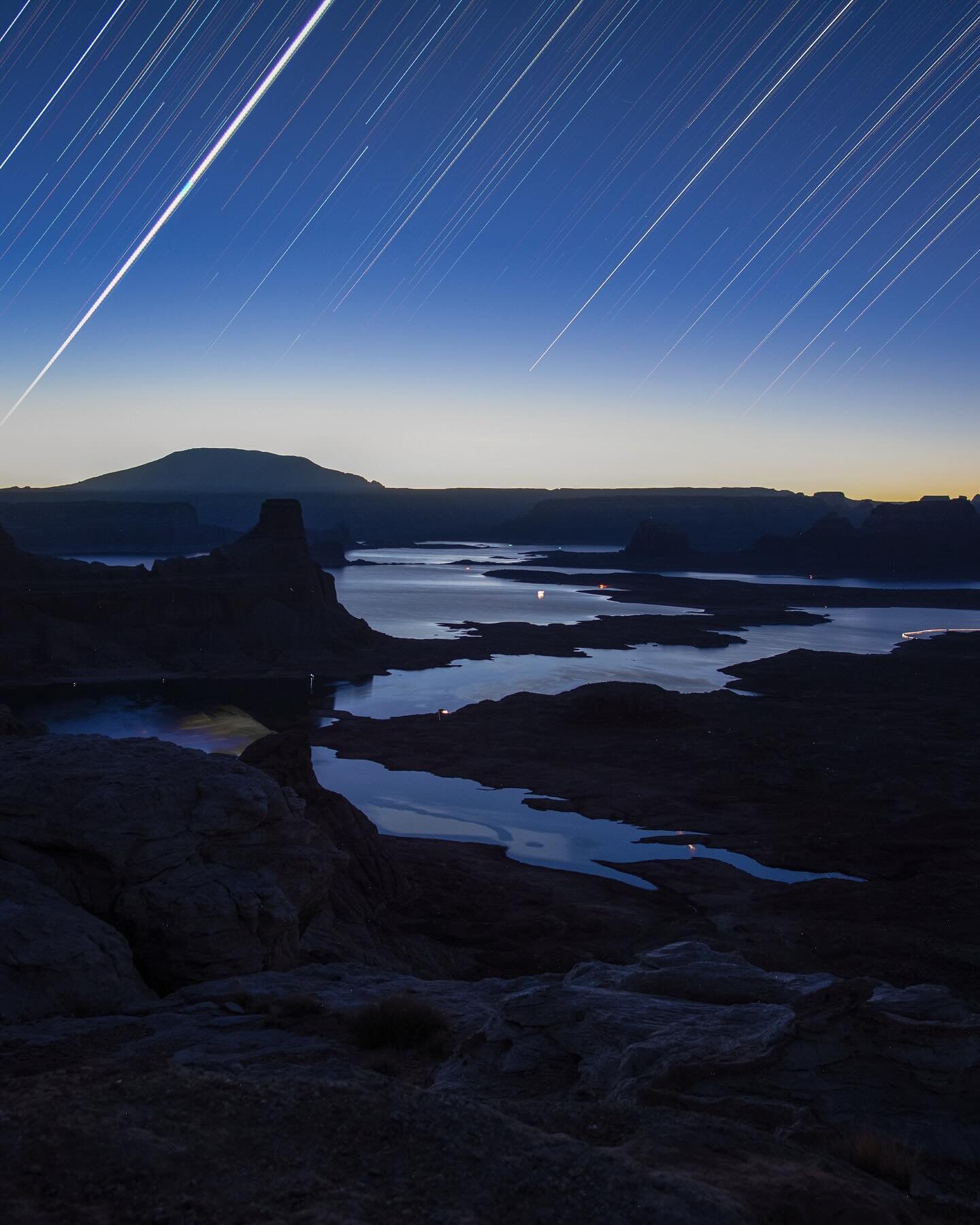 A shower of stars fades into blue hour before sunrise at Alstrom Point. And the most amazing campsite I&rsquo;ve ever seen.
.
.
.
#travel #alstrompoint #startrails #astrophotography #twanight #visitutah #idadarksky #offthegrid