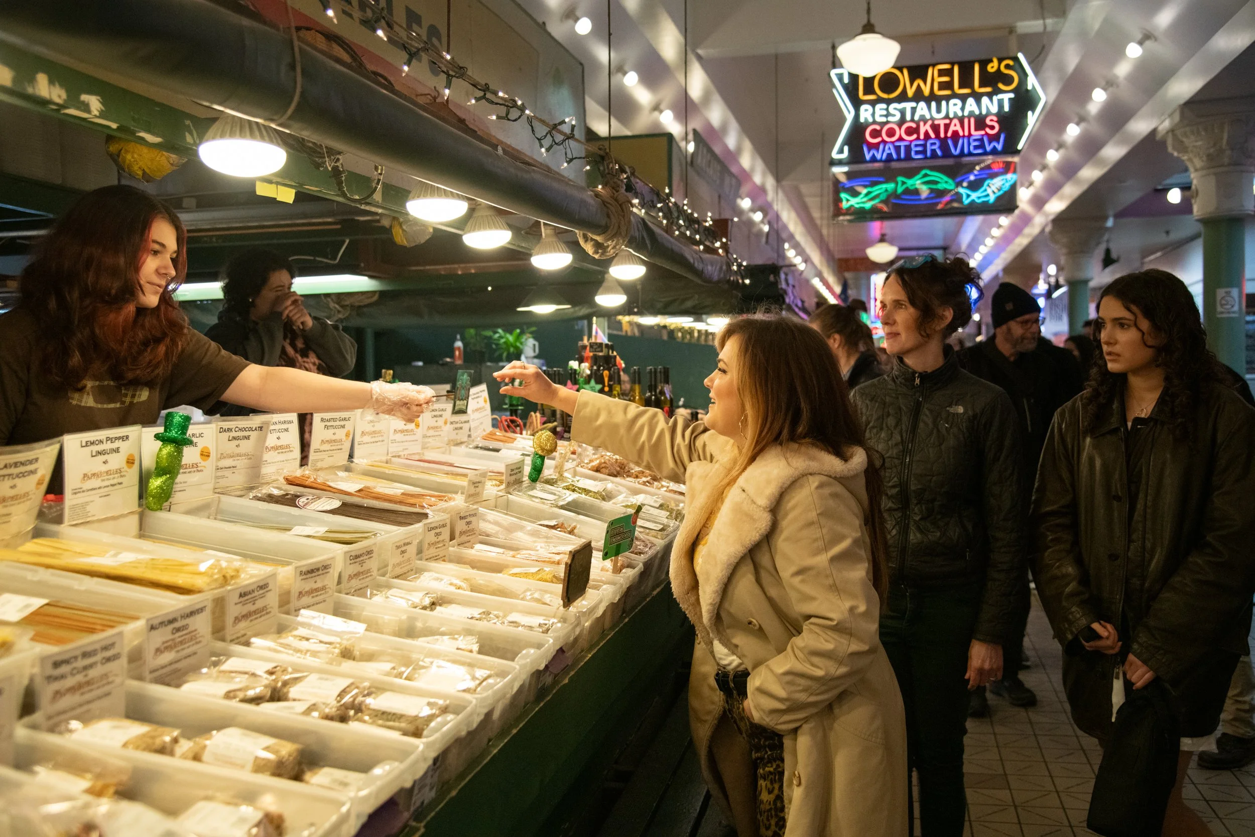 caela-pikeplacemarket-162.jpg