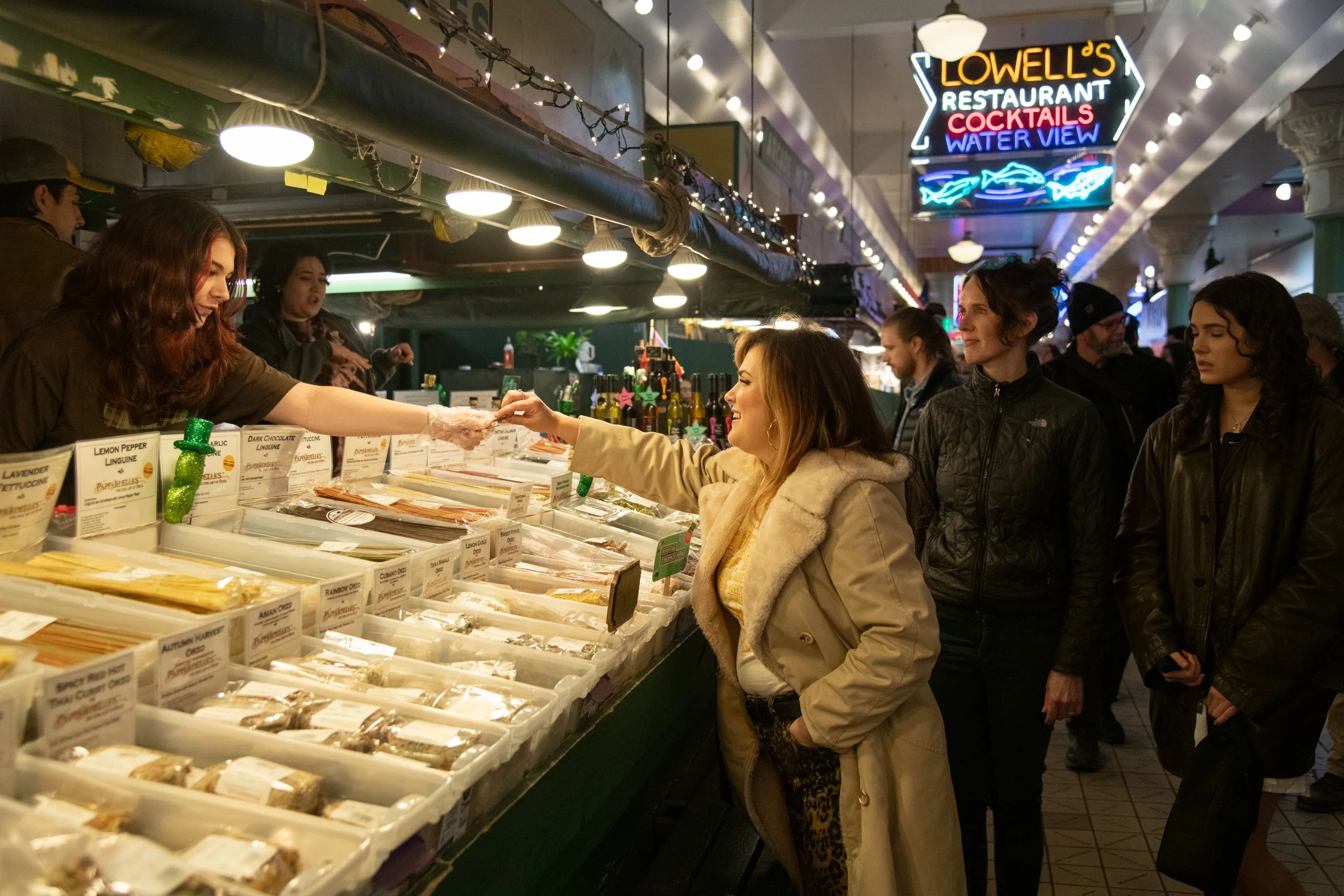 caela-pikeplacemarket-163.jpg