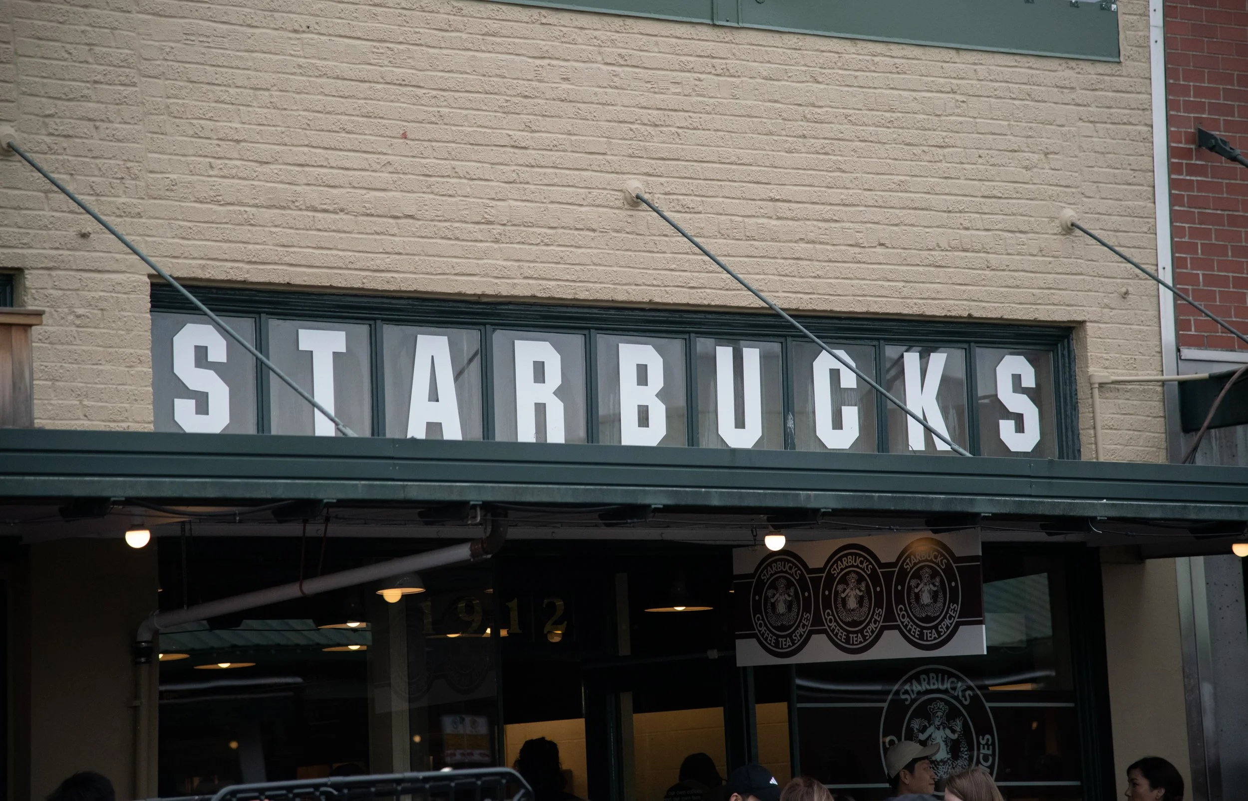 caela-pikeplacemarket-195.jpg