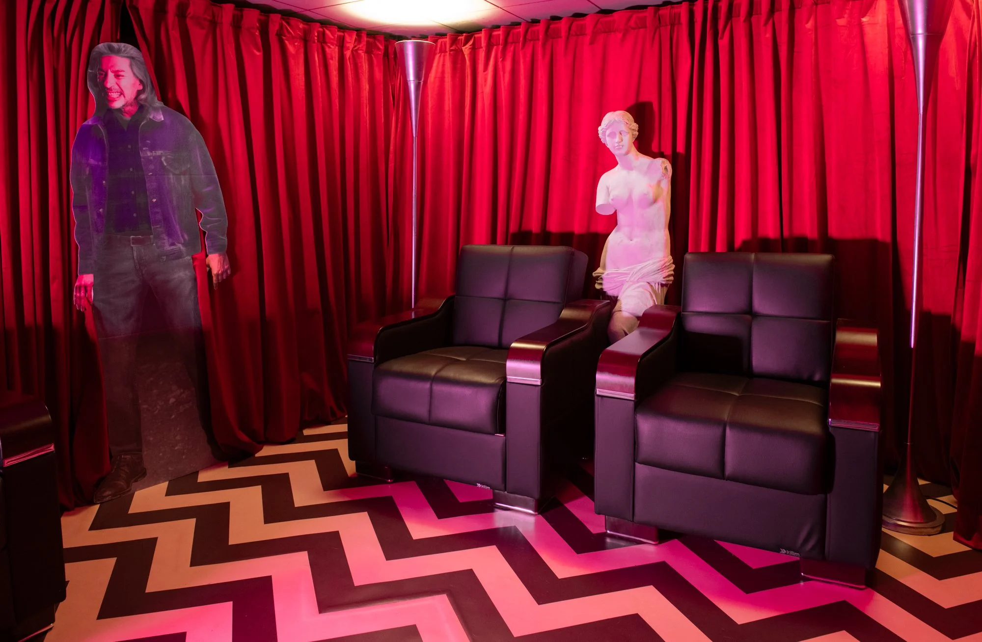 redroom-002.jpg