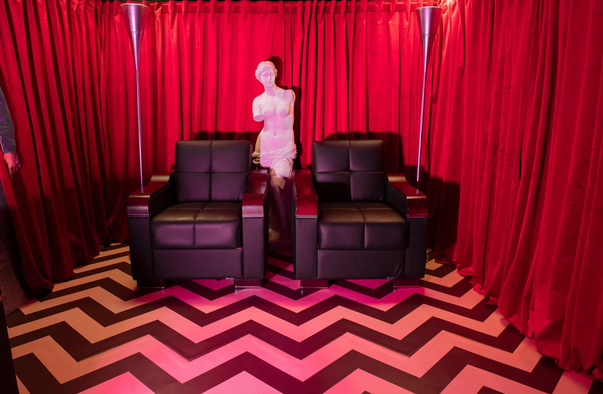 redroom-001.jpg