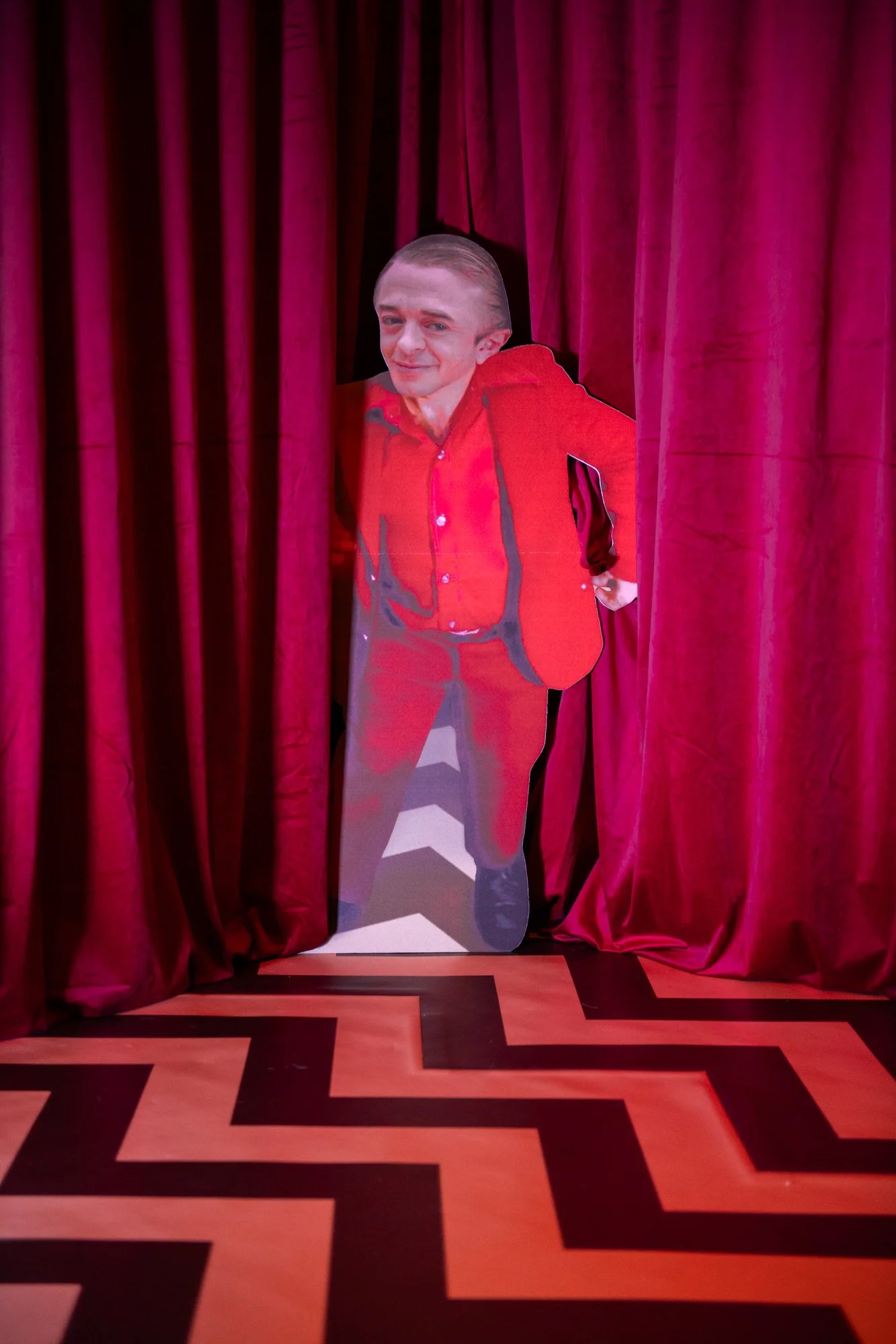 redroom-014.jpg