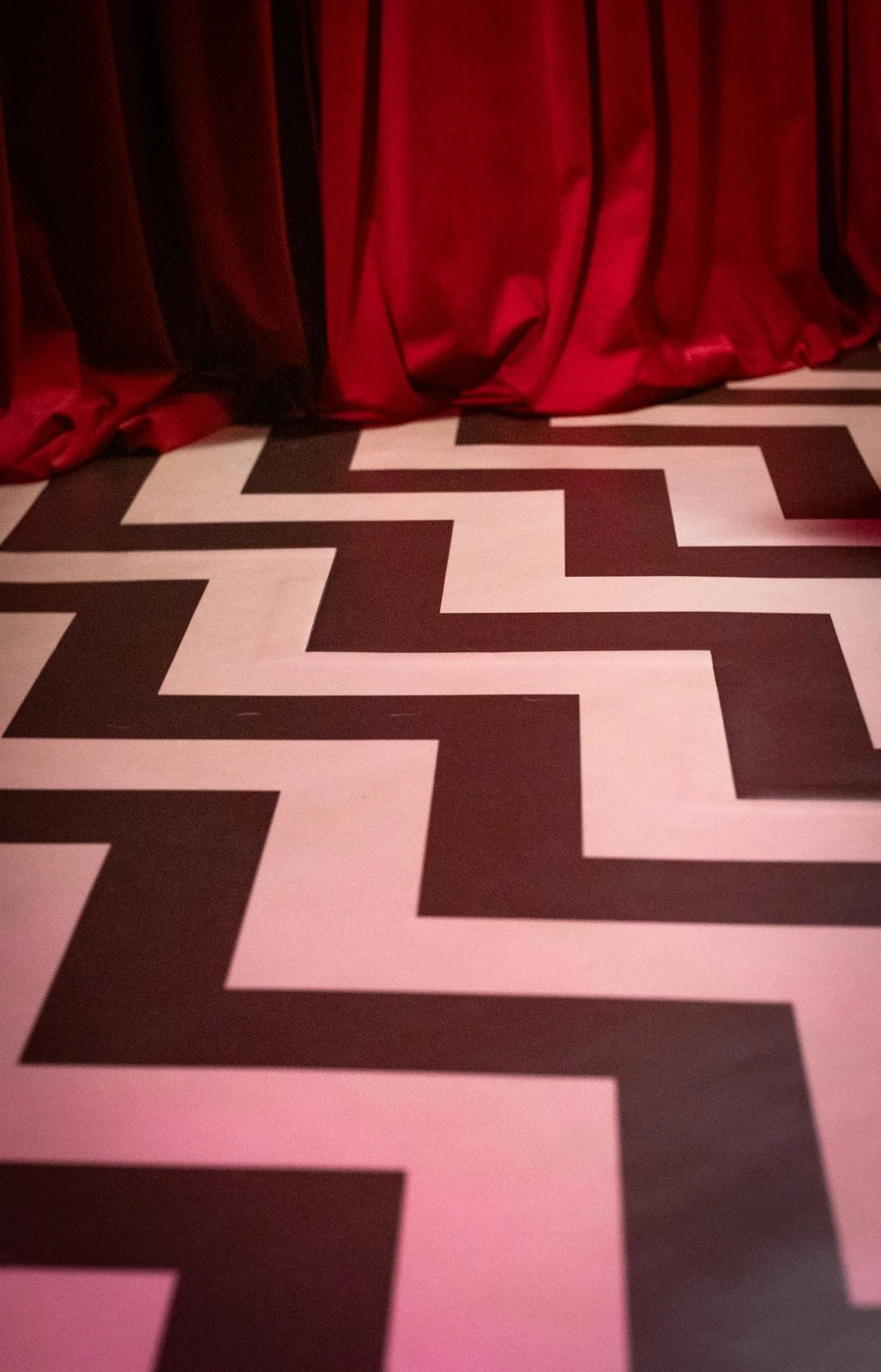 redroom-107.jpg