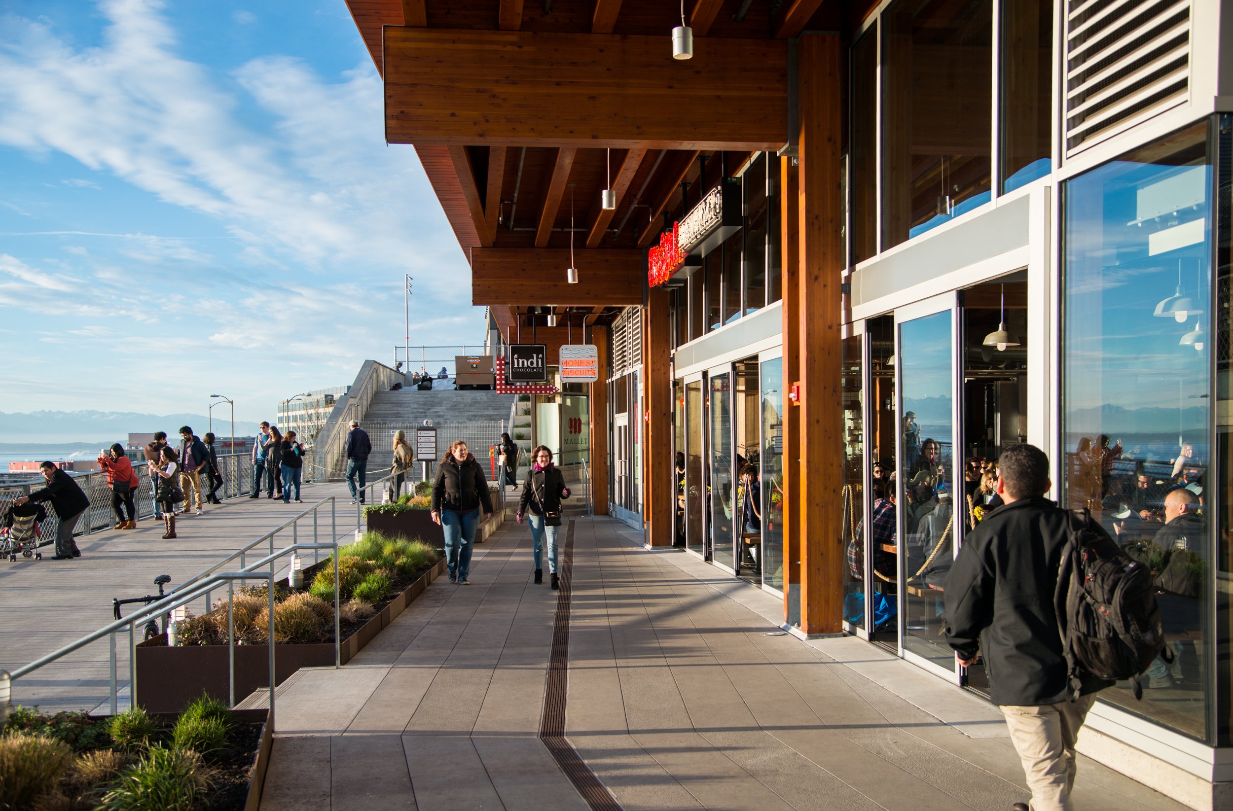 navidbaraty-marketfront-22.jpg
