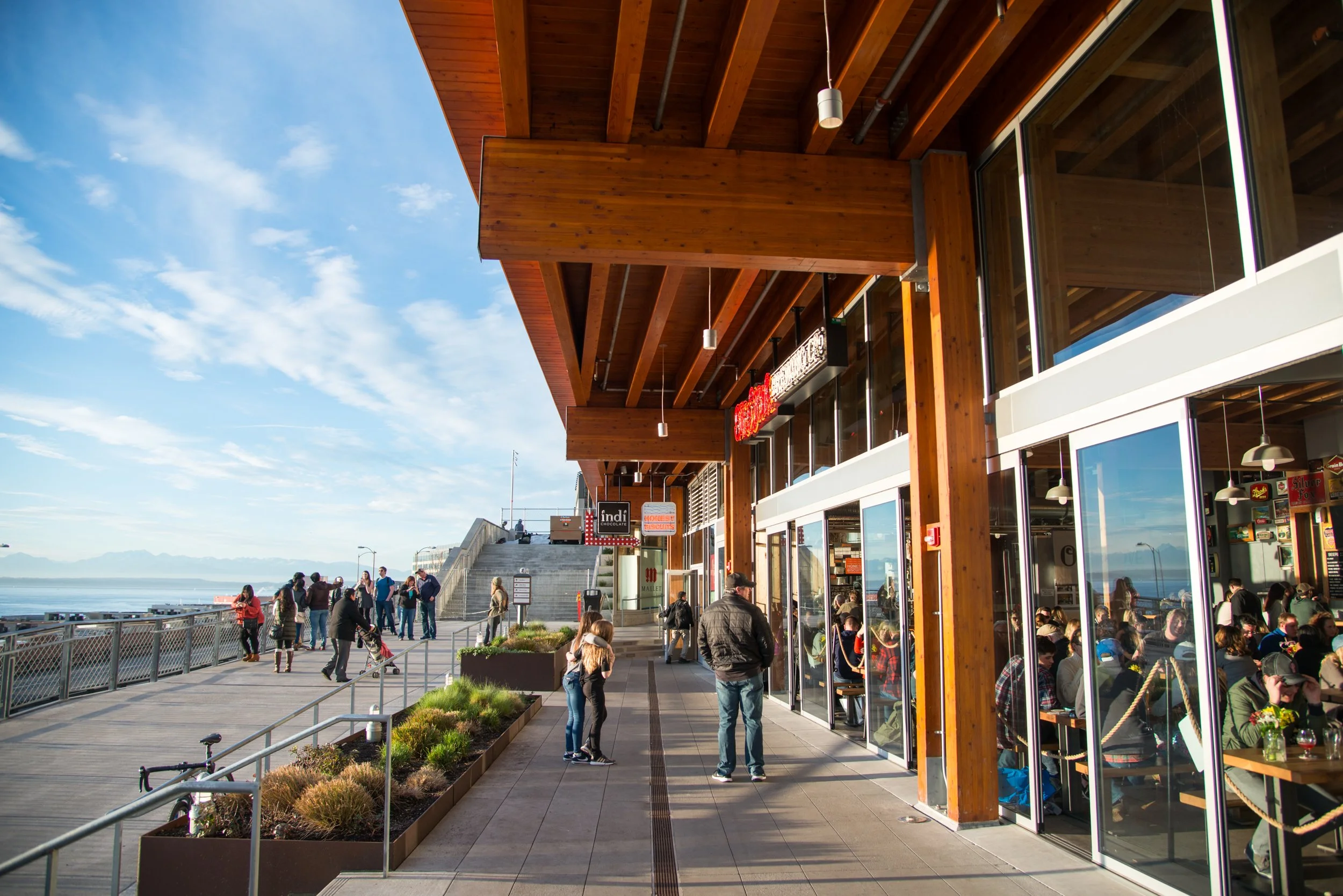 navidbaraty-marketfront-24.jpg