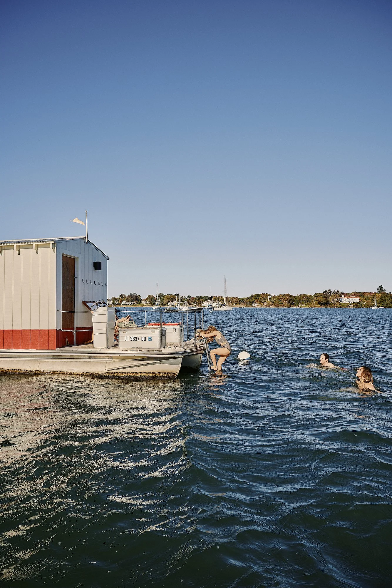 DWL0125_Greenwich-CT_FloatingSauna_4712.jpg