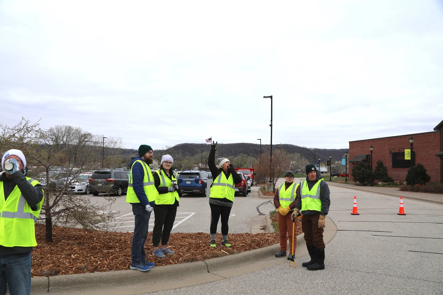 Community Big River Clean — Minnesota Marine Art Museum