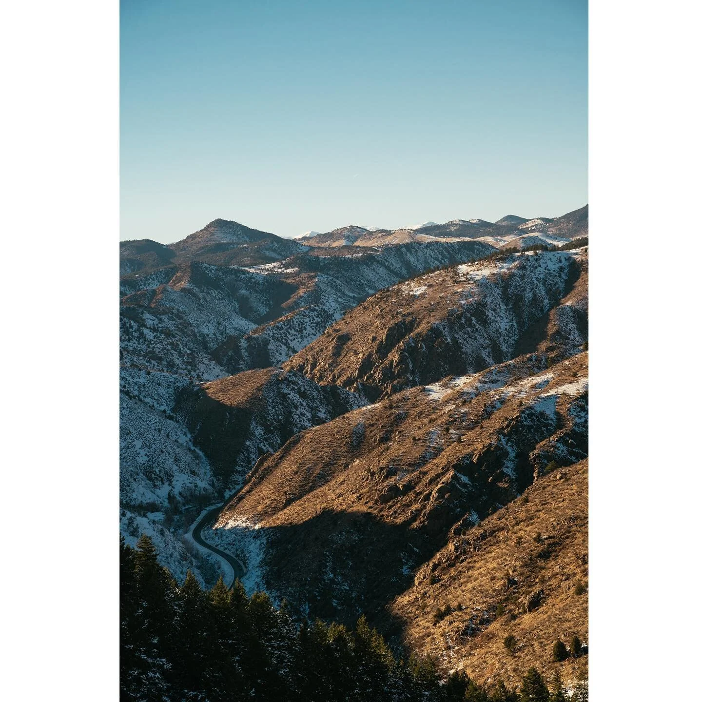 Peaks, Valleys, and Roads.
📸
📸
📸

#colorado #denver #landscape #landscapephotography #mountain #sony #sonyphotography #sonyalpha #raw #lightoom #hike #hiking #snow #naturephotography #cinematography