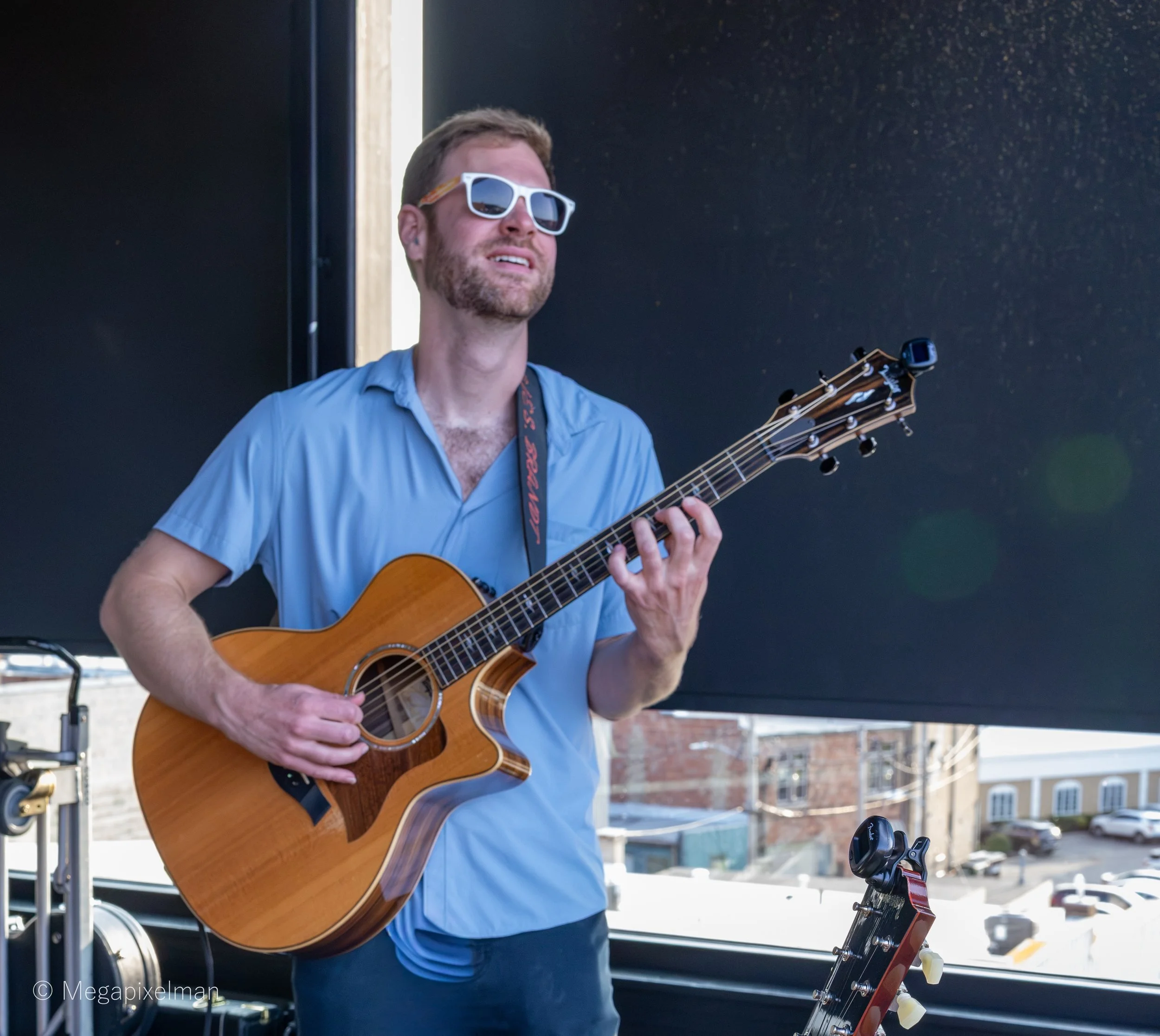 What to do this weekend? 
📍 Thursday, Sept. 24
Franchesco&rsquo;s Patio &mdash; Rockford, IL
⏰ 5:30 PM @franchescos1 

📍 Friday, Sept. 25
Geneva Winery &mdash; Geneva, IL
⏰ 6:00 PM @genevawinery 

📍 Saturday, Sept. 26
Private Event &mdash; Davis, 