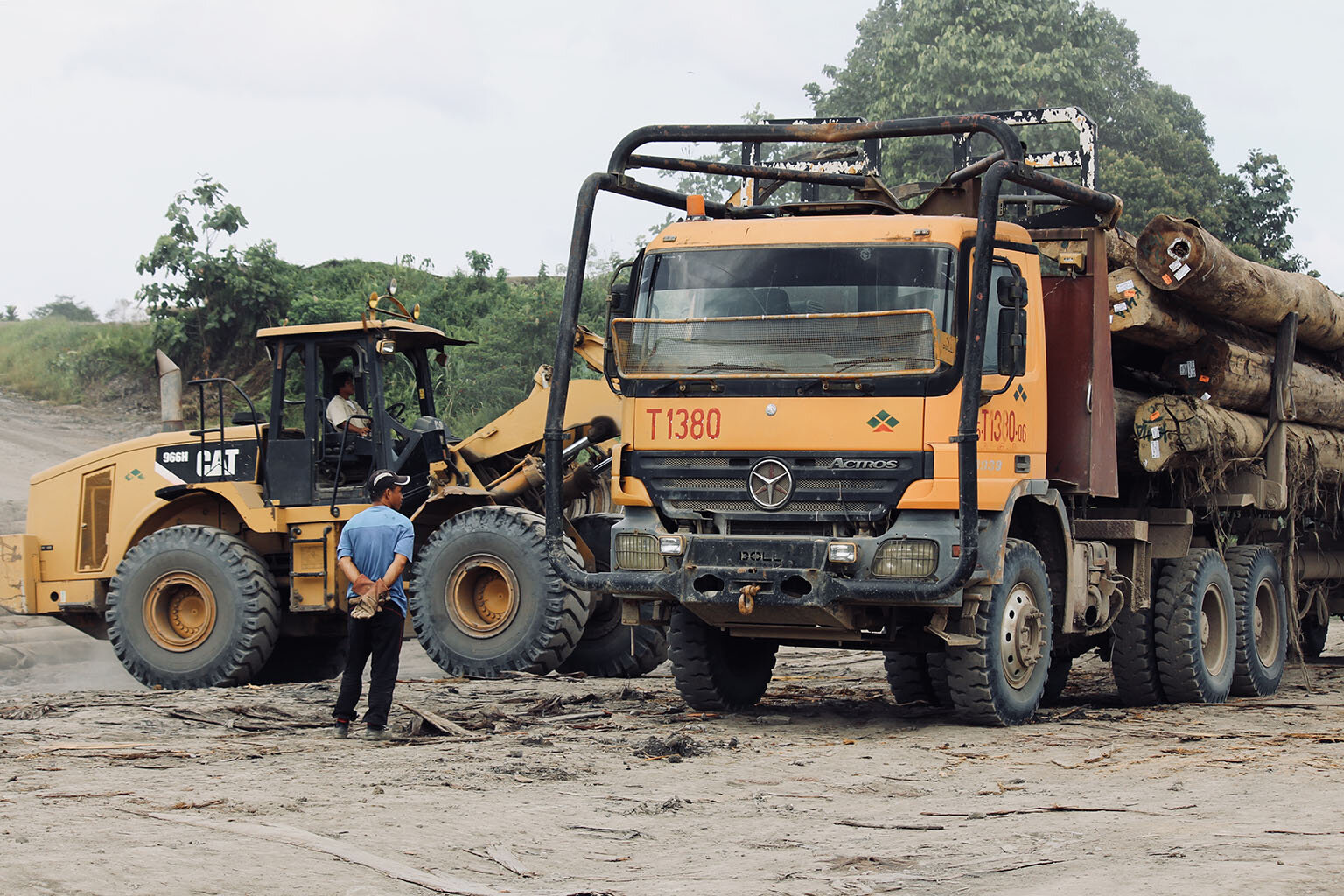 Samling logging trucks in the Baram region in July 2018. Photo credit: Fiona McAlpine of The Borneo Project