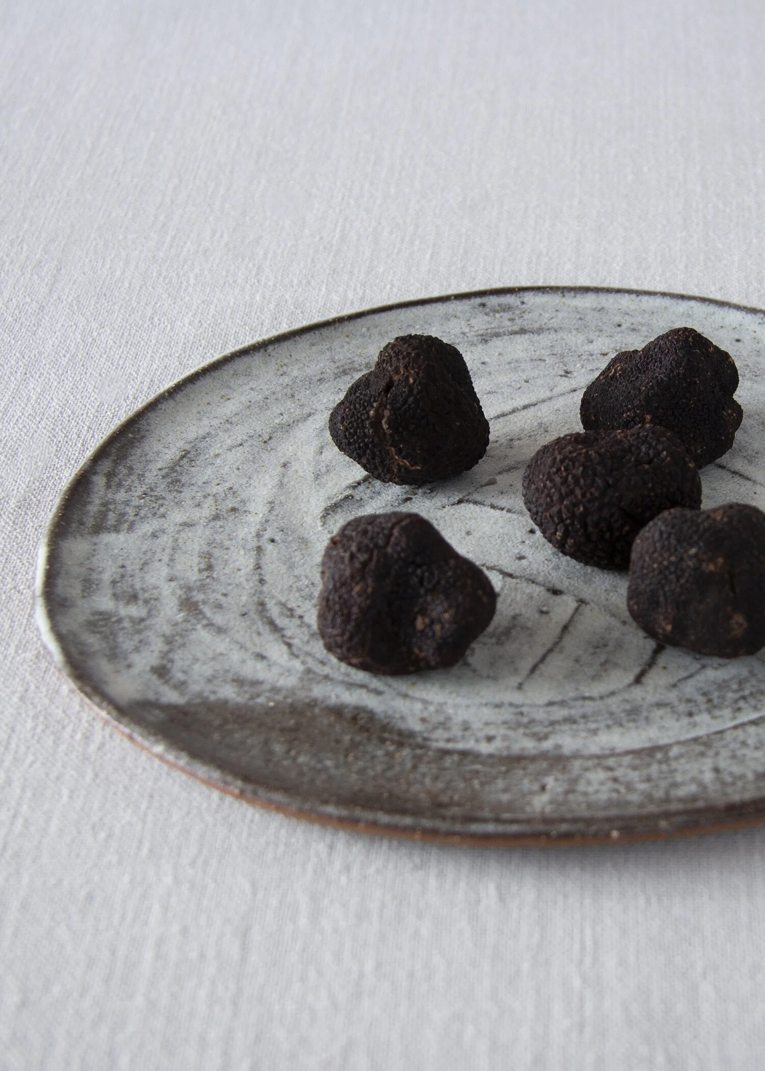 WHOLE FRESH BLACK WINTER TRUFFLES (available Dec-March). 20g
