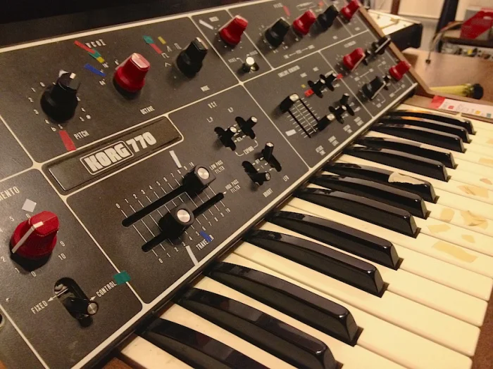 korg-770-round-1-02.jpg