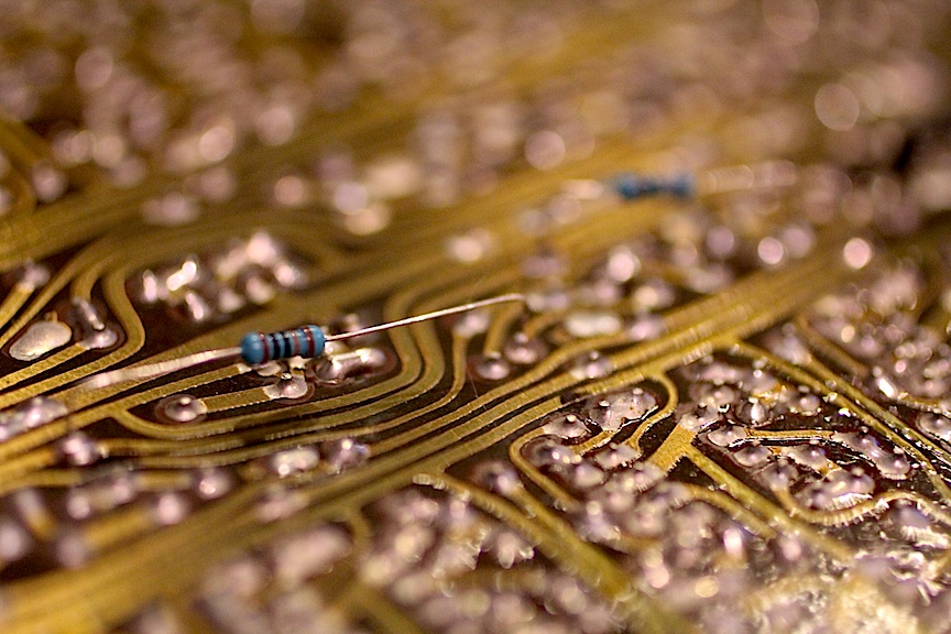 korg-19-mod-2-routing-100k-resistors.jpg