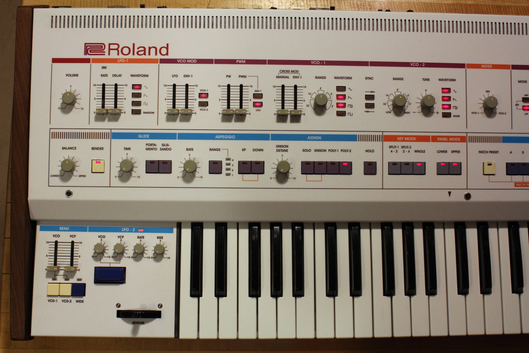 roland-jp-6-top-1.jpg