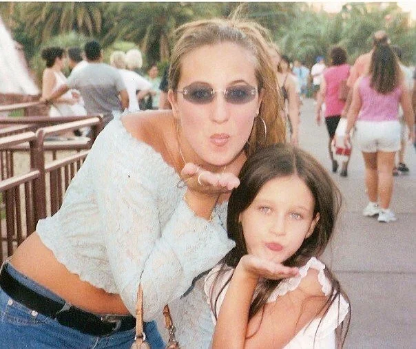 THROW BACK!! 👯 I found this photo while scrolling through my camera roll today.. and since it was @sabrinaabitbol&rsquo;s birthday this past Saturday and we&rsquo;re still in January, I thought it&rsquo;d be appropriate to post 🤪 #betterlatethannev