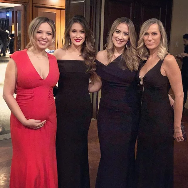 Last Sunday in Montreal celebrating @edahan13 and @ariellesabbah&rsquo;s wedding!! 💃🏻🥂 #takemeback #tomuchfun #memories