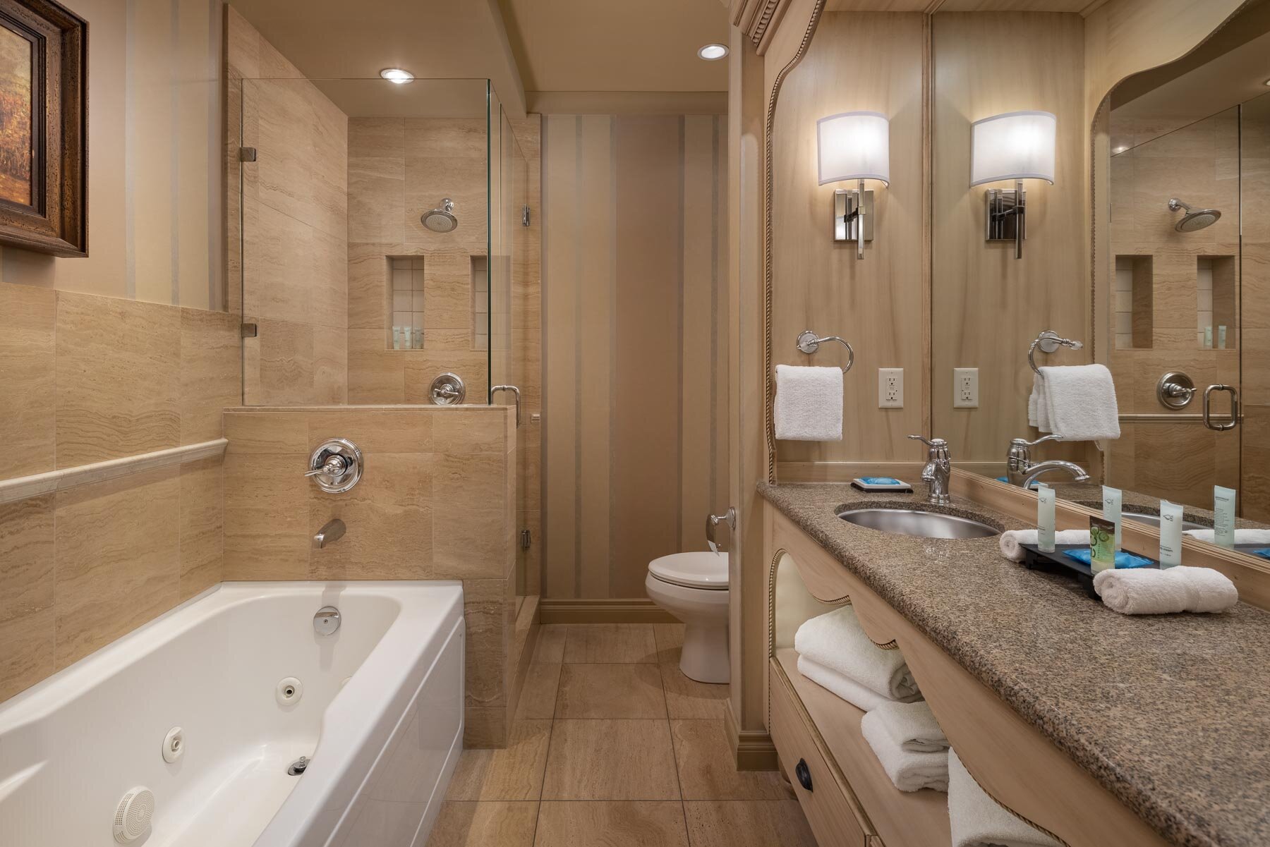 the-royal-kelowna-bathroom-standard-suite.jpg