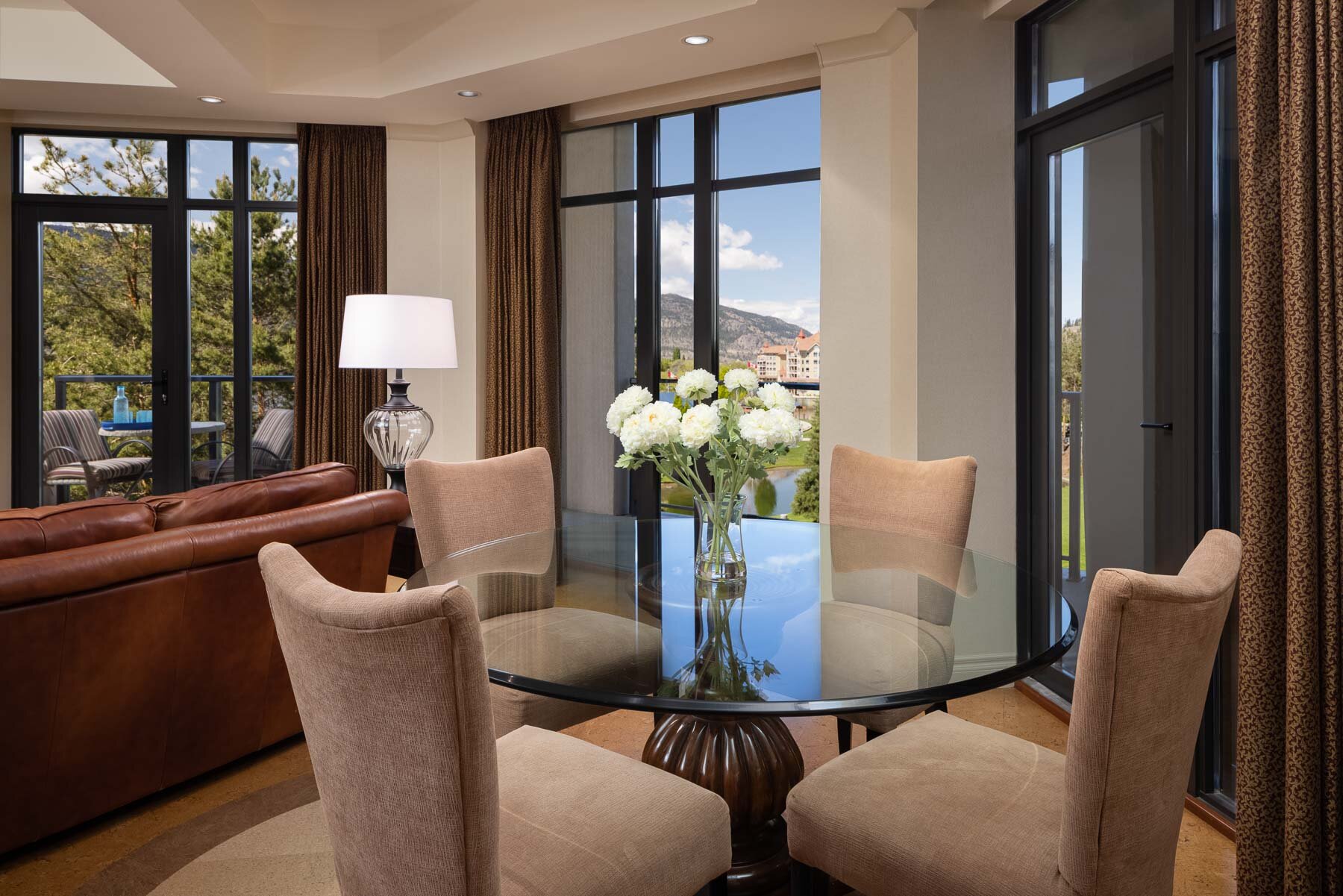 the-royal-kelowna-3-bedroom-suite-dining-room.jpg