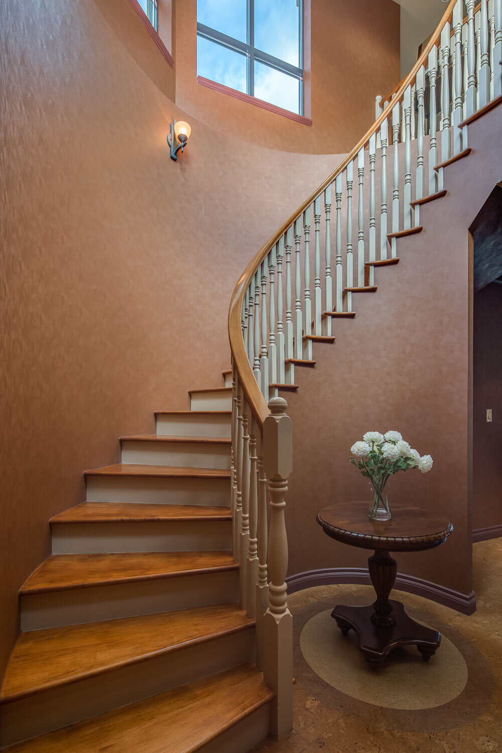 the-royal-kelowna-suite-stairs.jpg