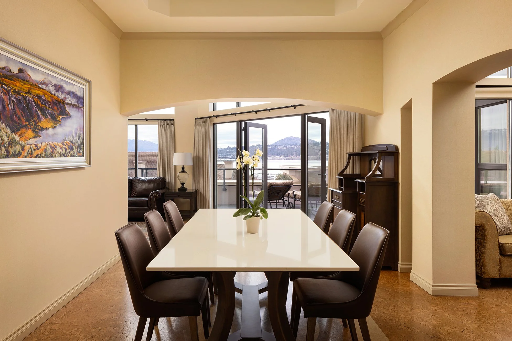 Three Bedroom Hot Tub Suite_Dining Room.jpg