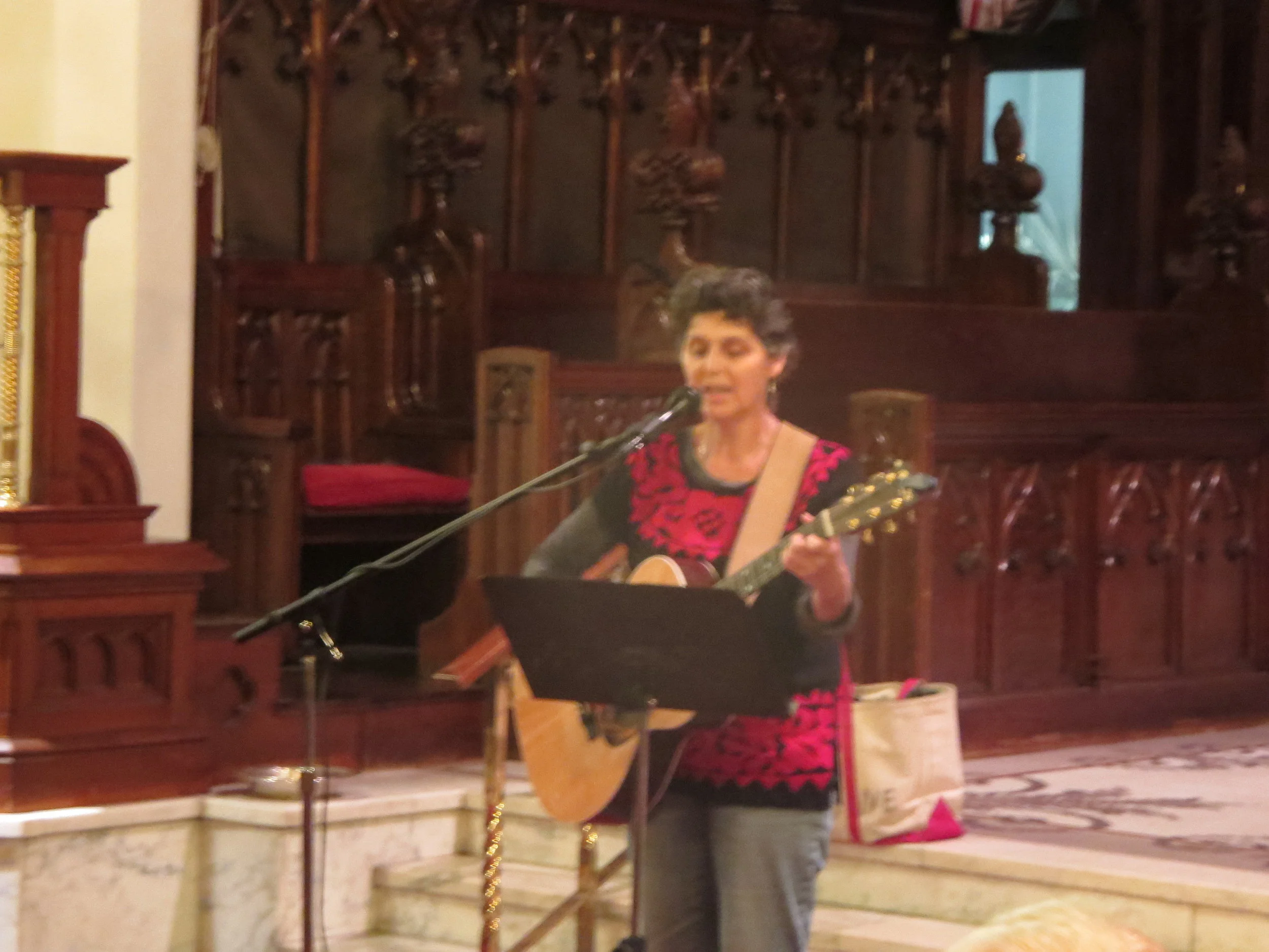 Naomi Bindman singing her daughter's song.jpg
