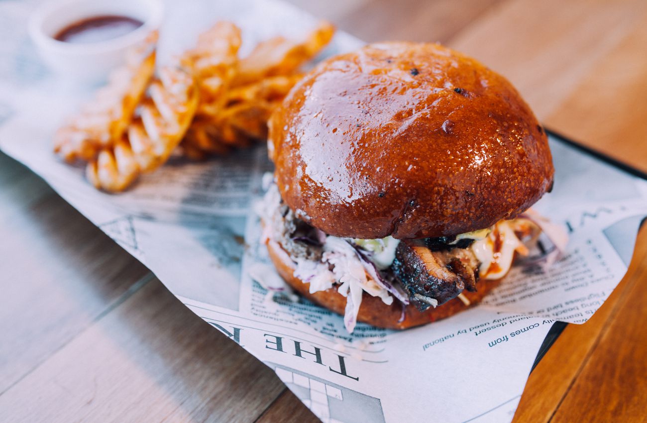 Burger_and_chips_on_plate.jpg.1300x850_q80_crop-smart_upscale.jpg