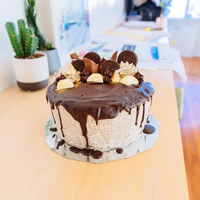 Friyay when you have the best suppliers ever! @nextdore 😍🙌#cookiesandcream #box112 #nom