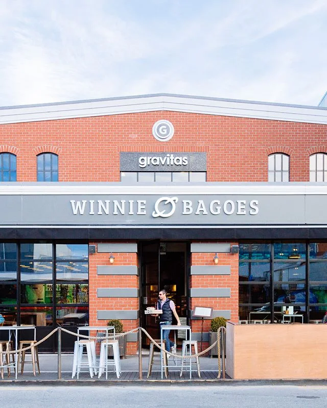 We are having the best time exploring all our new neighbours! Welcome  @winniebagoescity!! 🍕🚀Kiwi Pizza at it&rsquo;s best! With happy hour from 4-6pm we know what our Friday night is going to look like&hellip; 😉🍻🍕😁 #yummyneighbours #winniebago