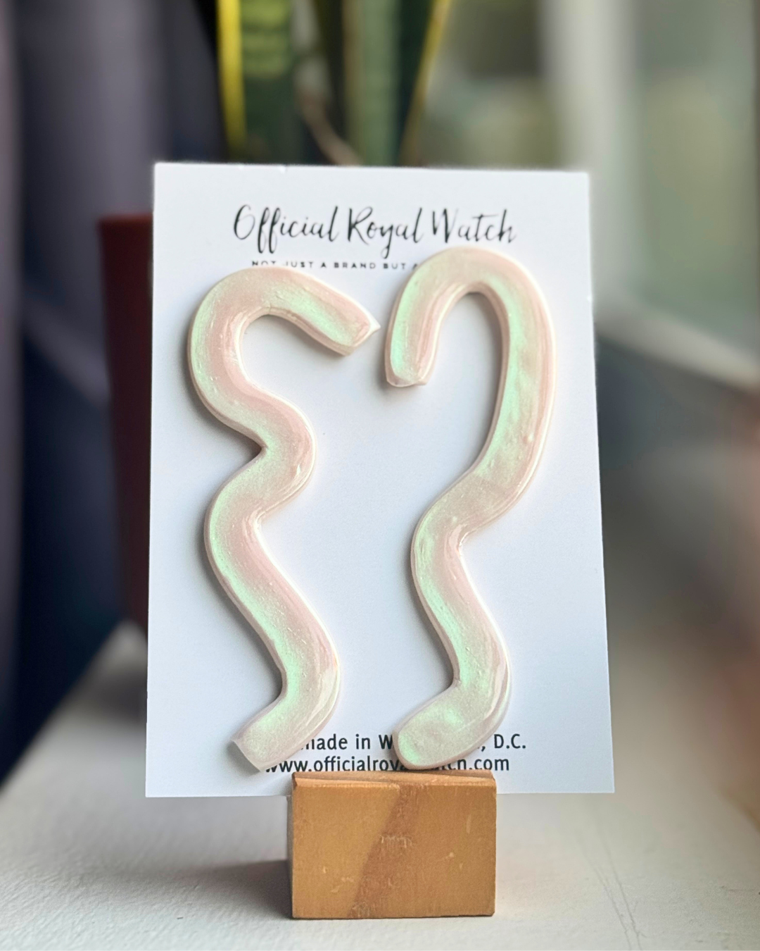 Pearlescent Squiggle