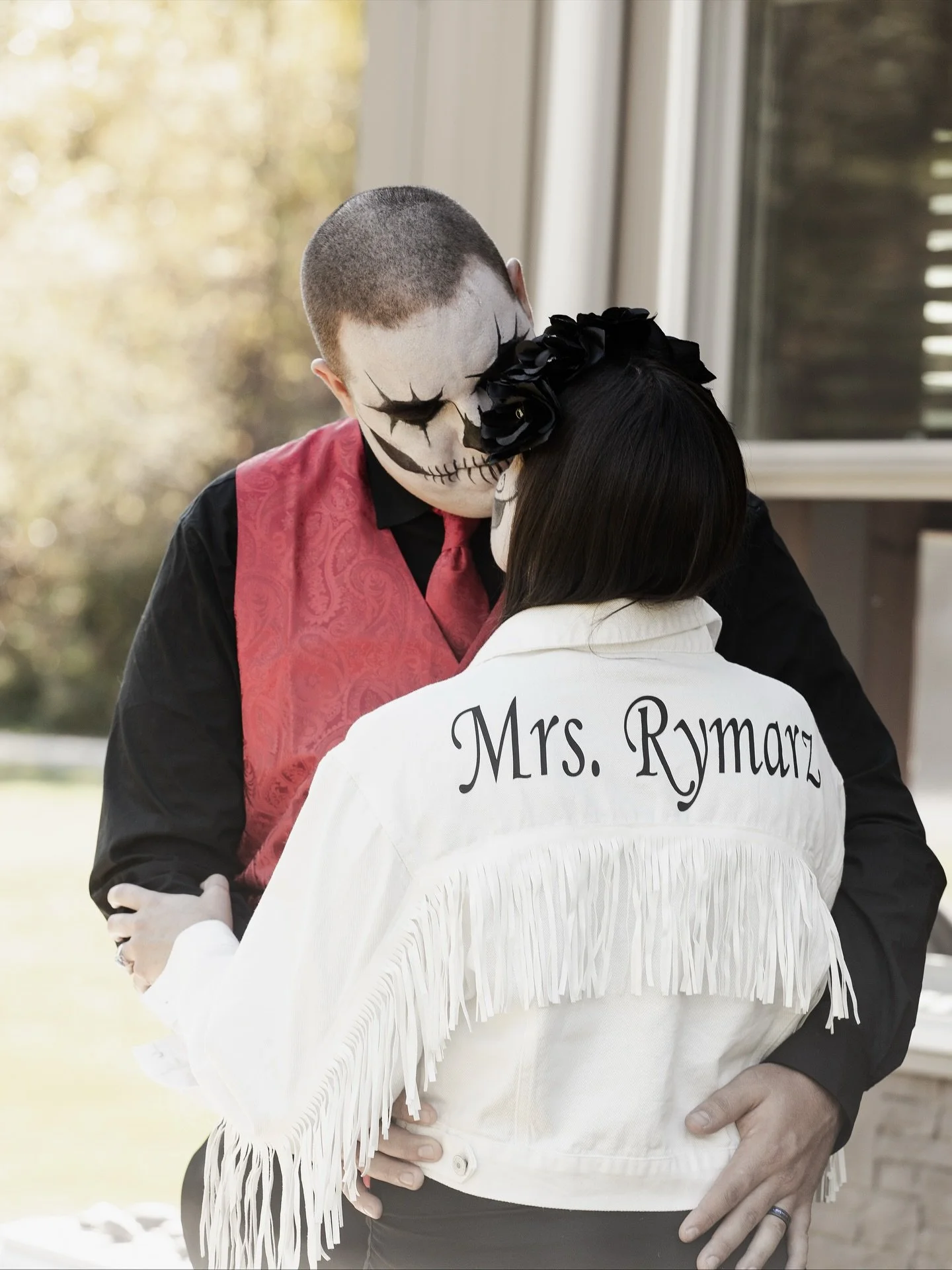 Spooky love 
Happy Halloween 

#weddingphotography #michiganweddings # #bridalphotography #weddingvideography #loveinthelens #capturingmoments #michiganphotographer #weddingday #happilyeverafter #weddingphotos #sayido.