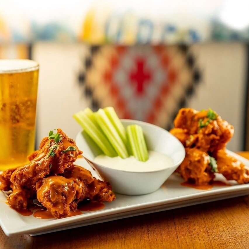 Calling all ballers! Gather your squad and head over to Sandbar Huntington Beach for the ultimate March Madness showdown! These Wicked Buffalo Wings look like the real MVP! 🏀

#hbdowntownusa #huntingtonbeach #orangecounty #california #surfcityusa #v