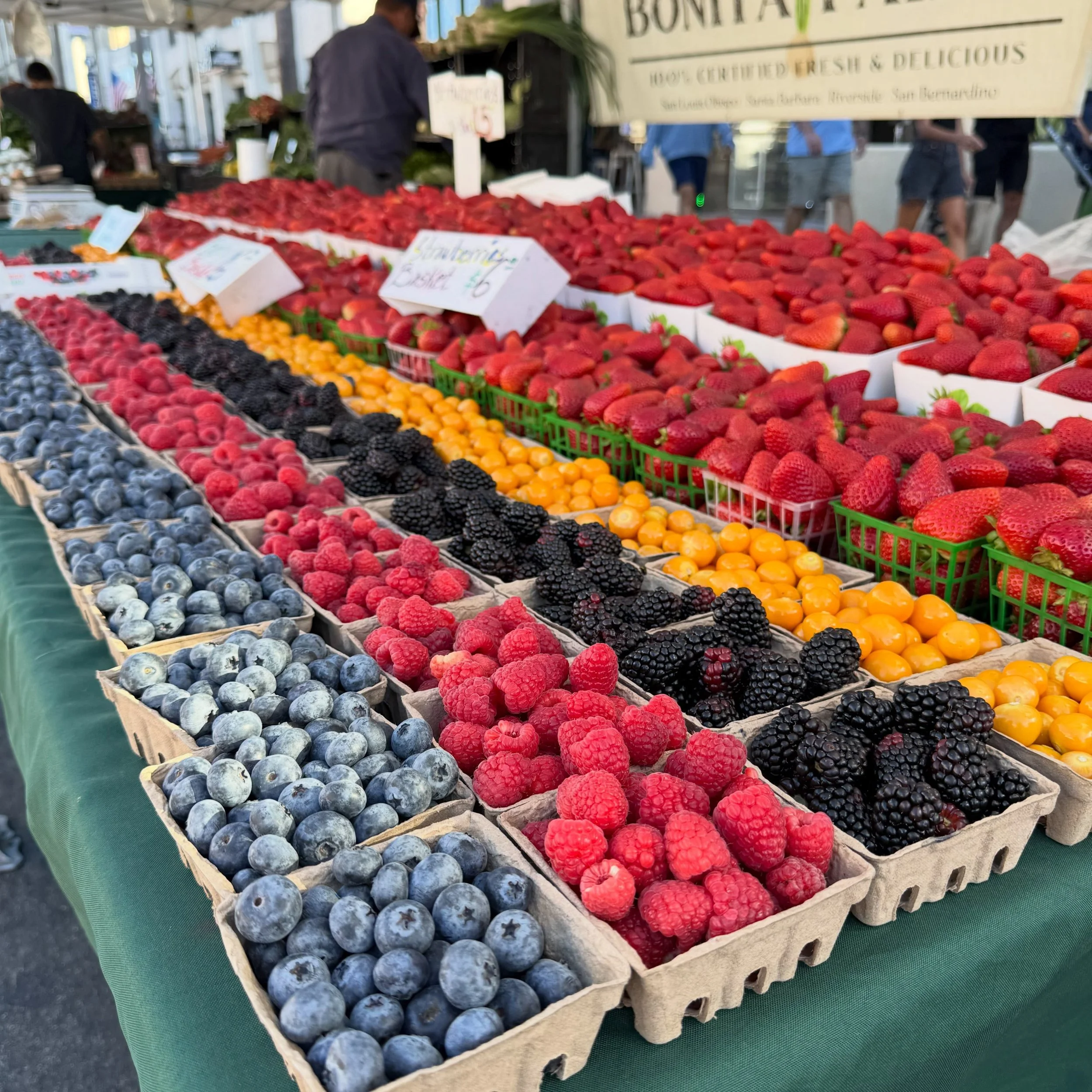 Your mama always said to eat your colors&hellip;🍓🥕🌽🥦🫐🍇 And she was right!

Surf City Nights
📅 Every Tuesday ⏰ 4:30&ndash;8:30PM 📍 Downtown Huntington Beach

Fill your bags with all the colors of the rainbow at Surf City Nights and enjoy your 