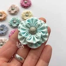 78-Flower pin.jpg