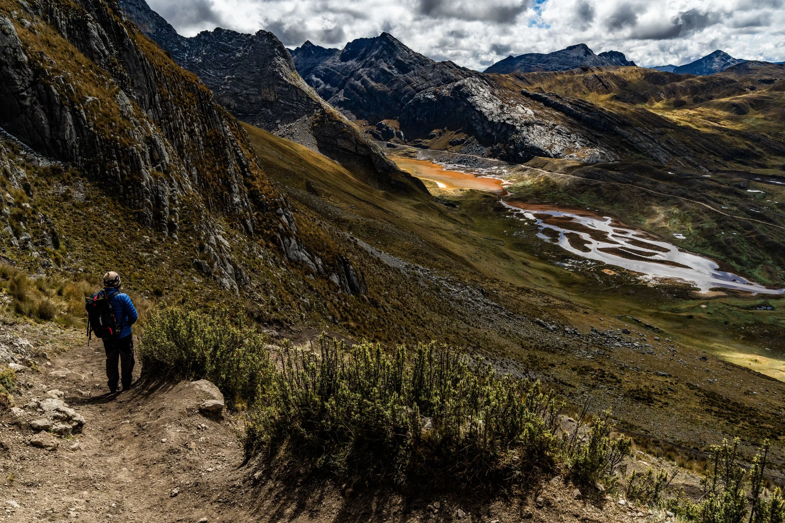 Adolfo looks down into the valley from Cacanan pass.