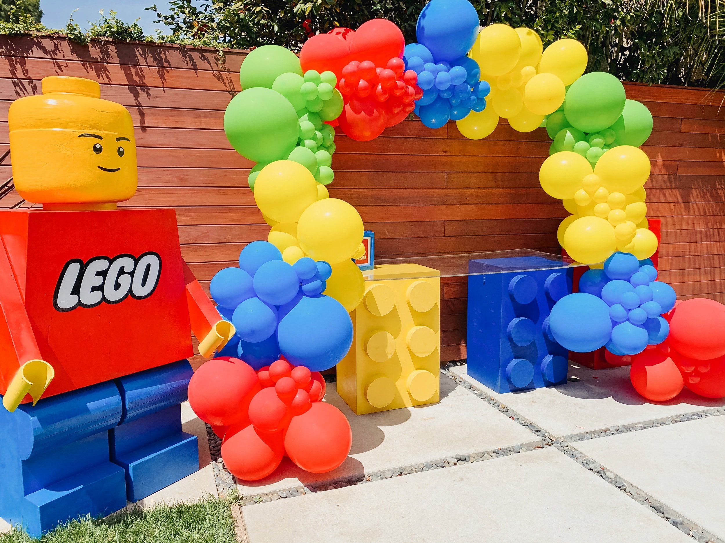 BALLOON GARLANDS