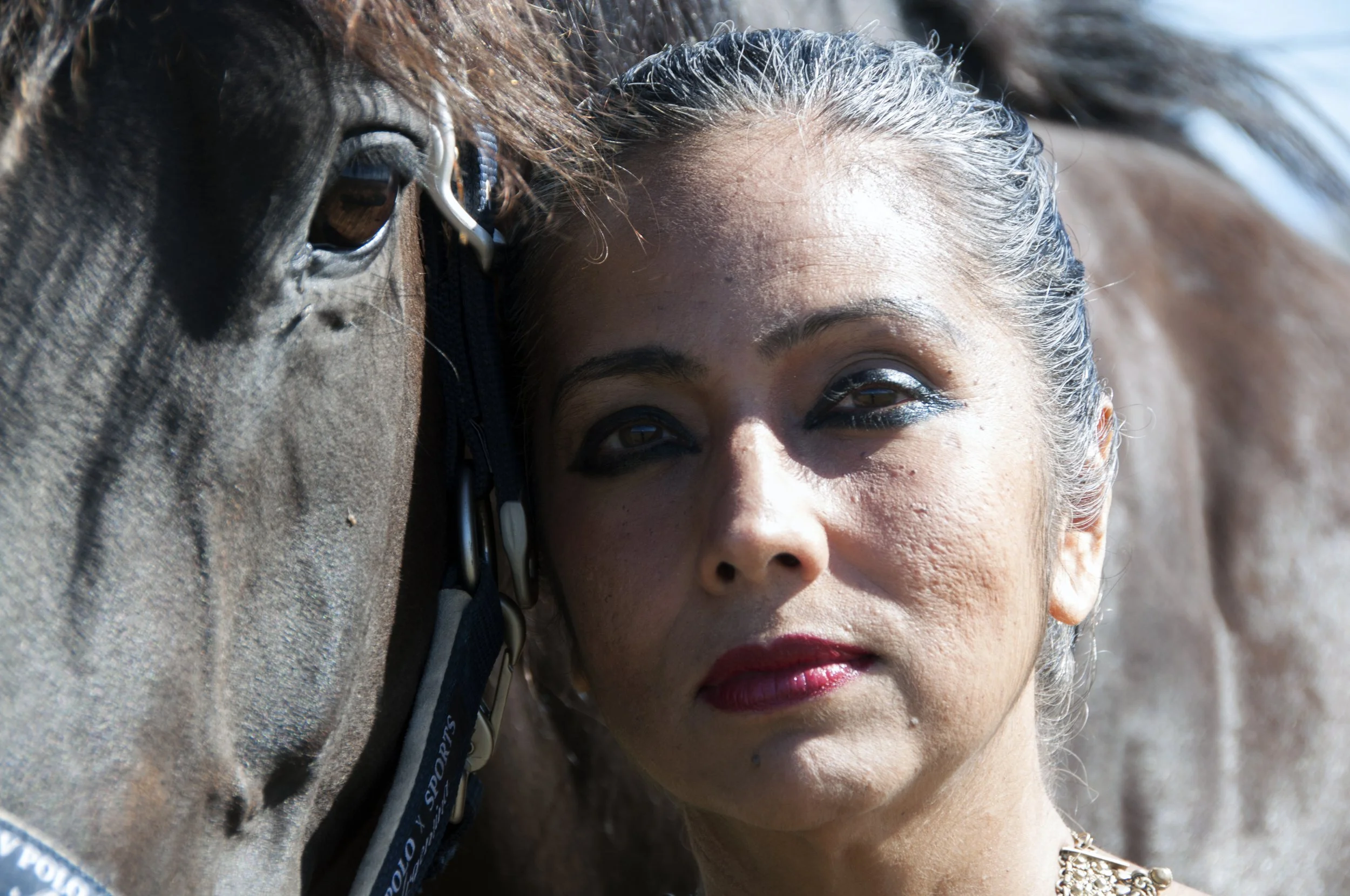 The Gods of enclosing and obstructing