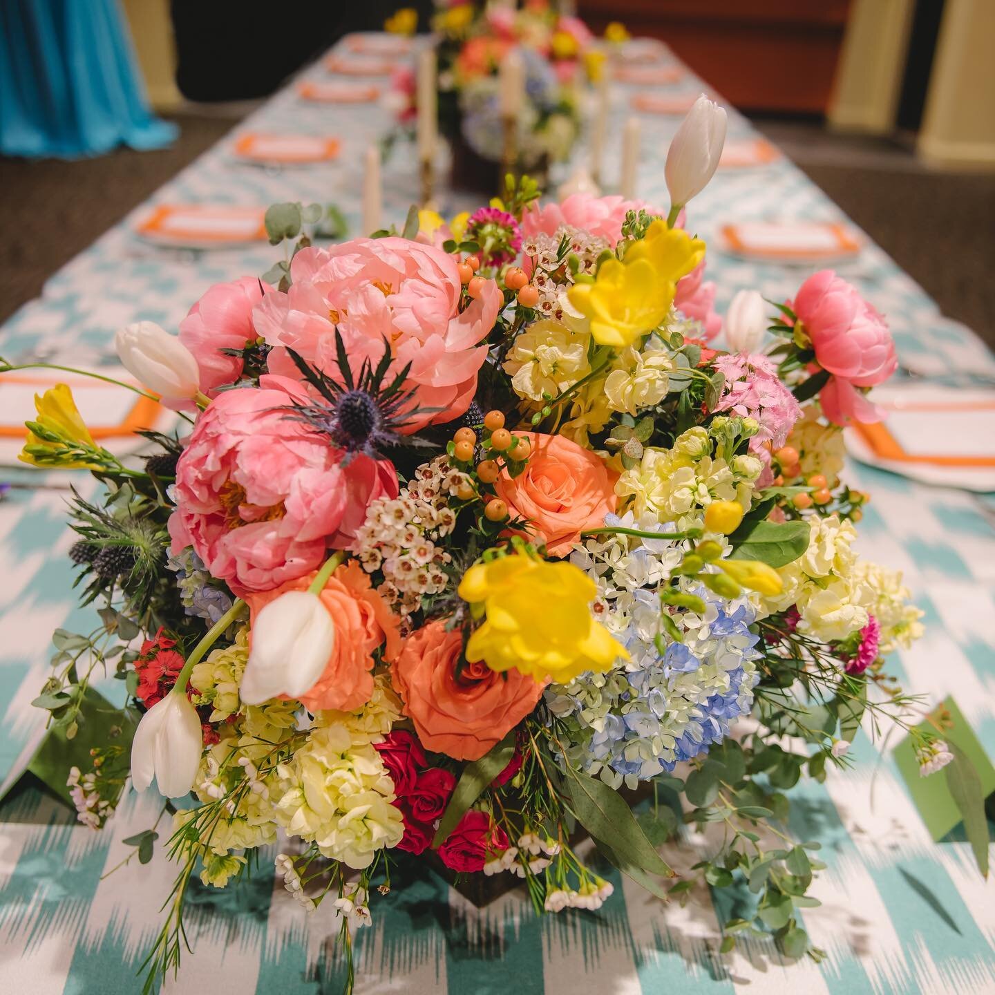 Hello, Spring!  We love all the happy colors this family incorporated into their intimate engagement dinner.